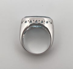 Sky Blue Topaz 18k white gold ring