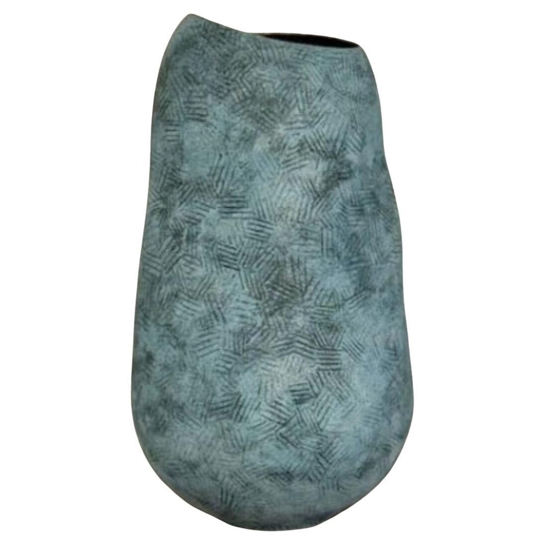 Vasija azul cielo con interior esmaltado de Katie Braida en venta