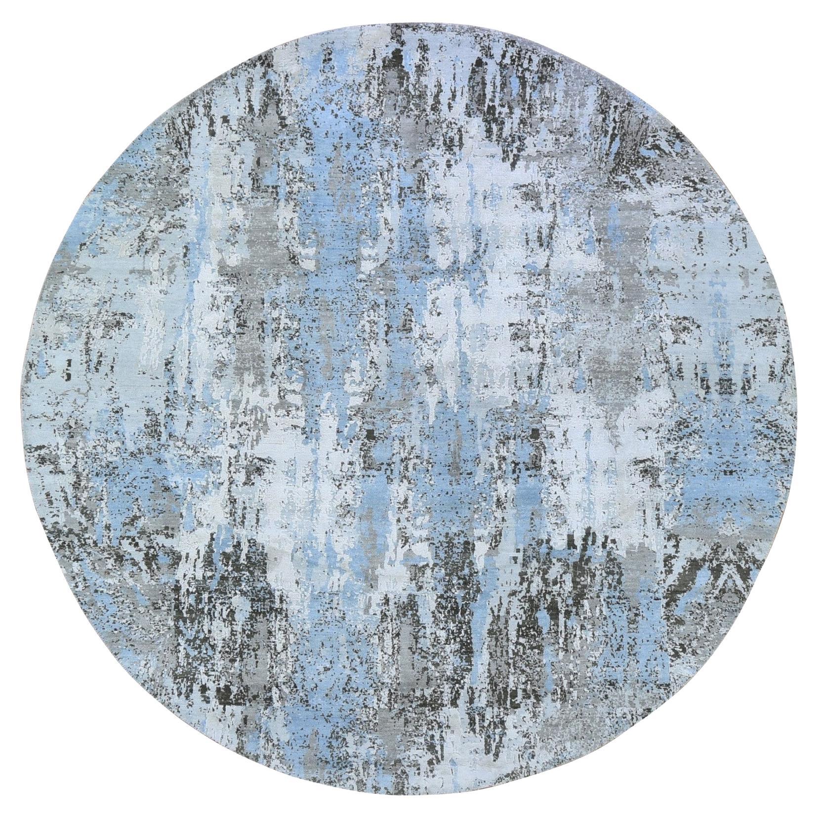 Tapis rond noué à la main en laine bleu ciel avec motif abstrait de soie - 8'1" x 8'1" en vente