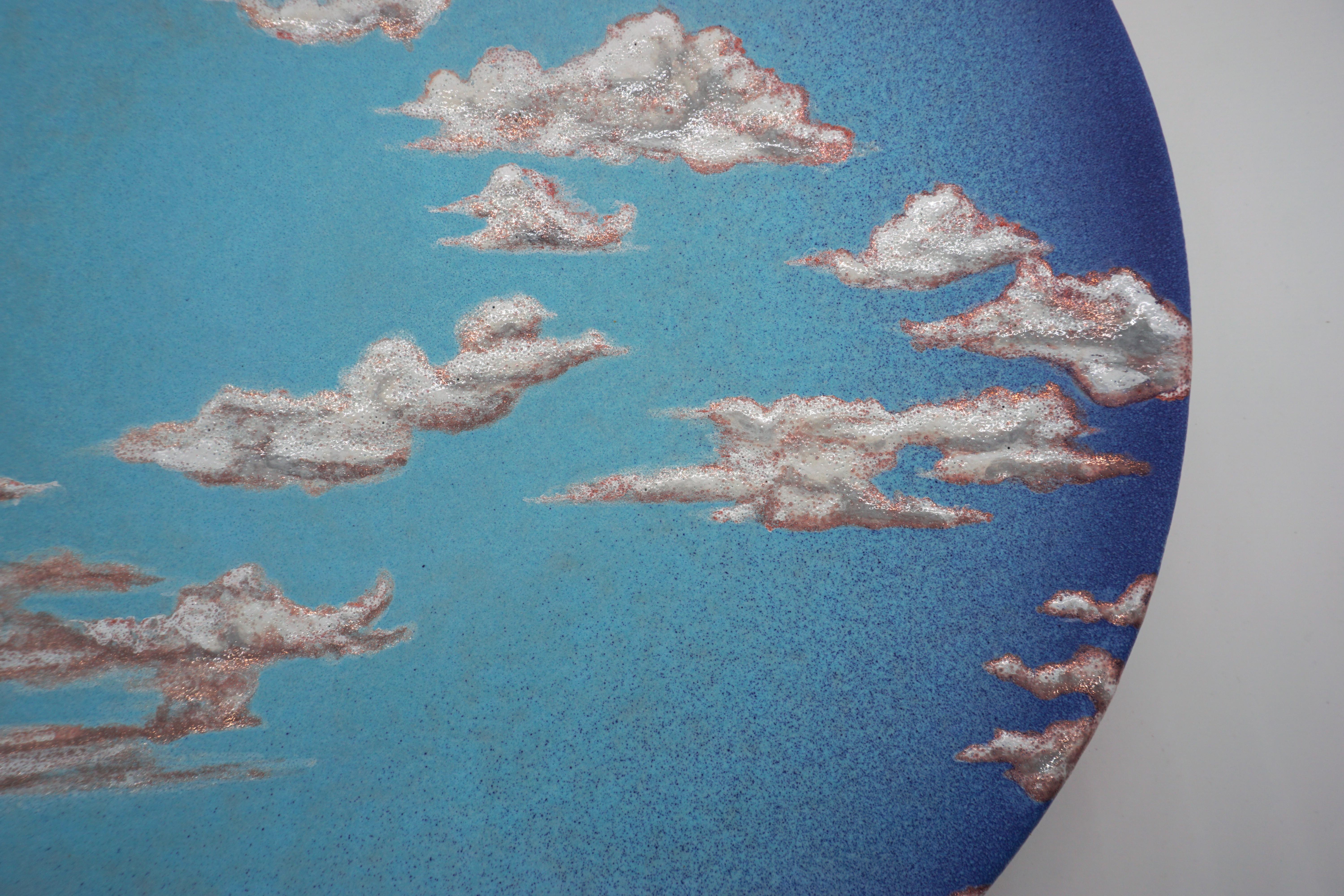 italien Sky Ceramic Plate Hand Painted Glazed Majolica Italian Contemporary 21st Century (Assiette en céramique peinte à la main et émaillée) en vente