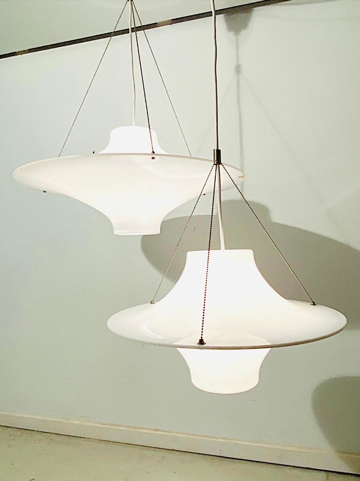 Beautiful space age pendant lamp - 1 available - with a diameter of 70cm.