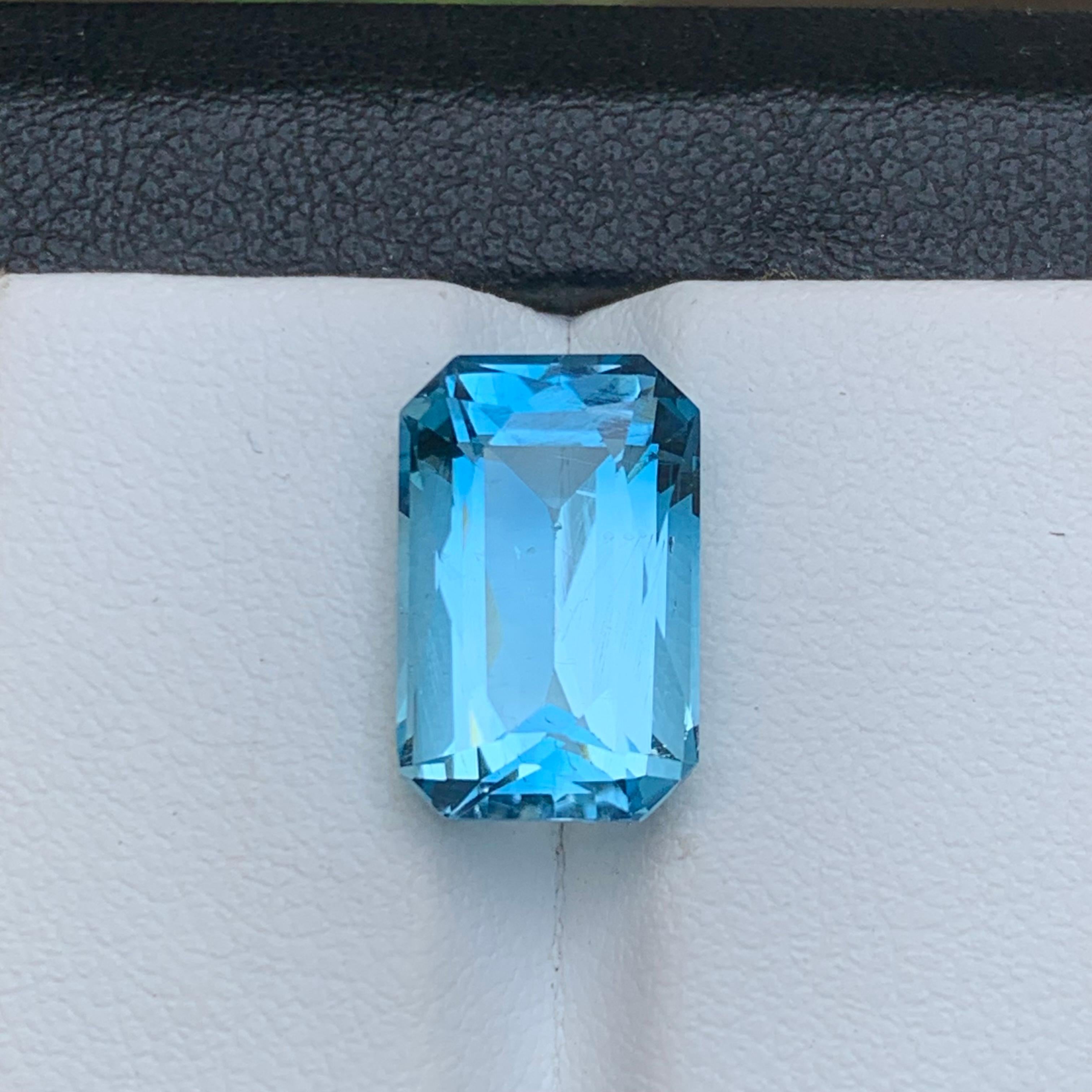 Contemporary Sky Swiss Blue Natural Topaz Ring, Pendant Gemstone 8.15 Ct Scissors Cut-Jewelry For Sale