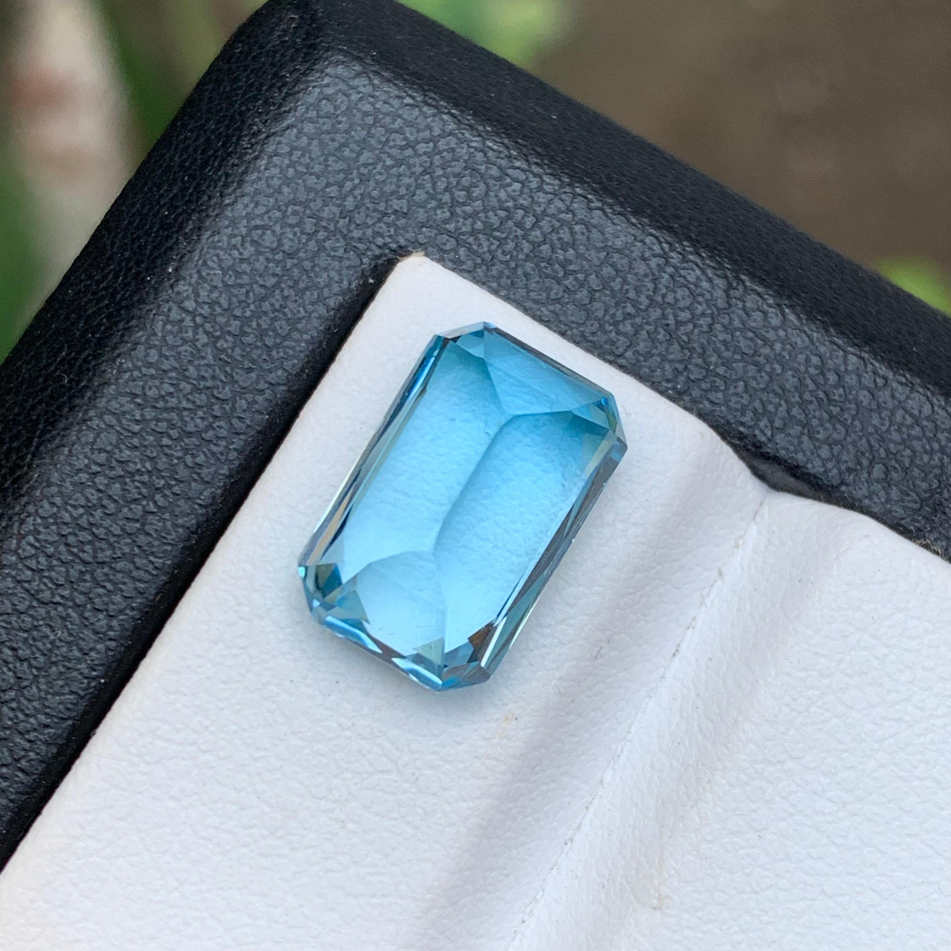 Radiant Cut Sky Swiss Blue Natural Topaz Ring, Pendant Gemstone 8.15 Ct Scissors Cut-Jewelry For Sale