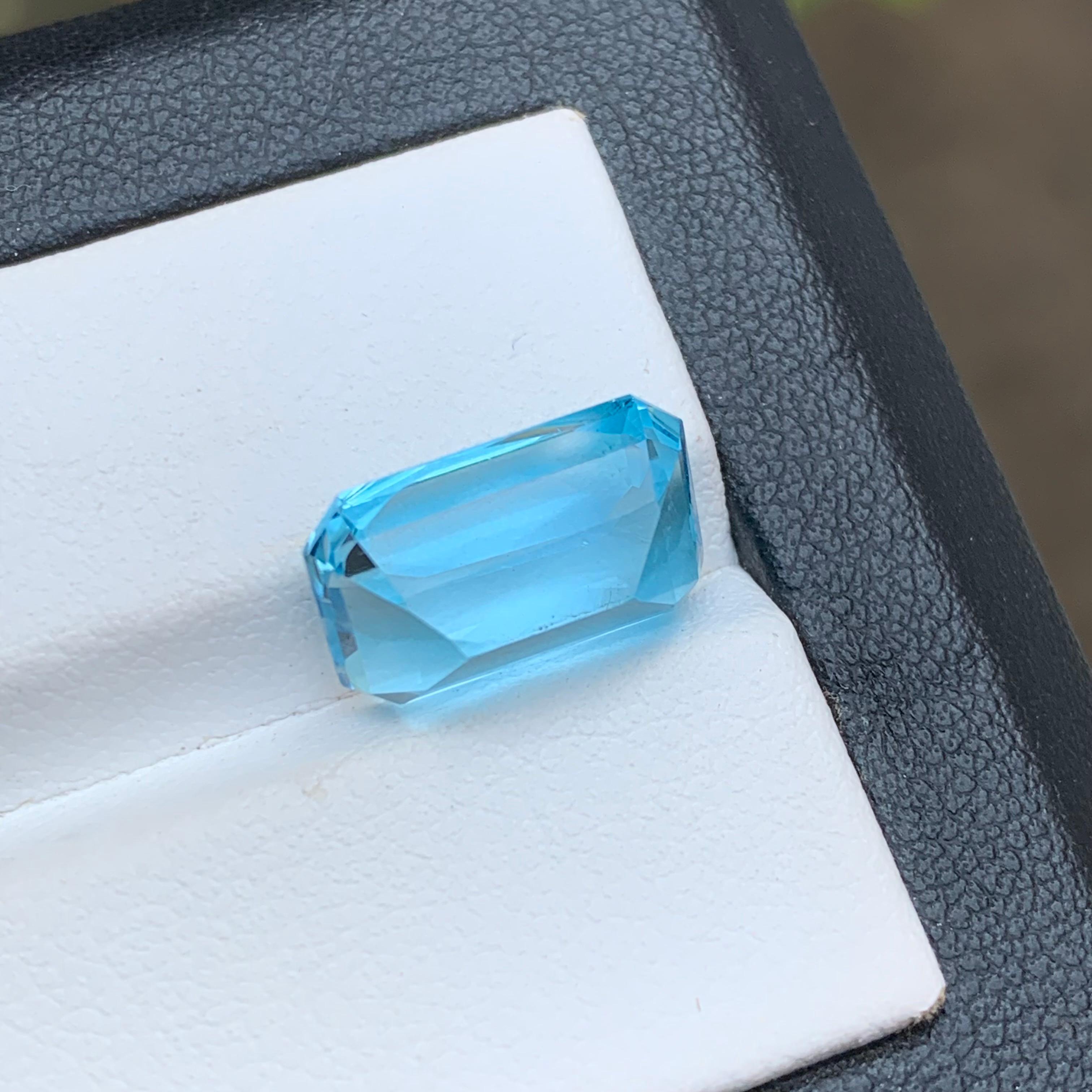 Sky Swiss Blue Natural Topaz Ring, Pendant Gemstone 8.15 Ct Scissors Cut-Jewelry In New Condition For Sale In Peshawar, PK