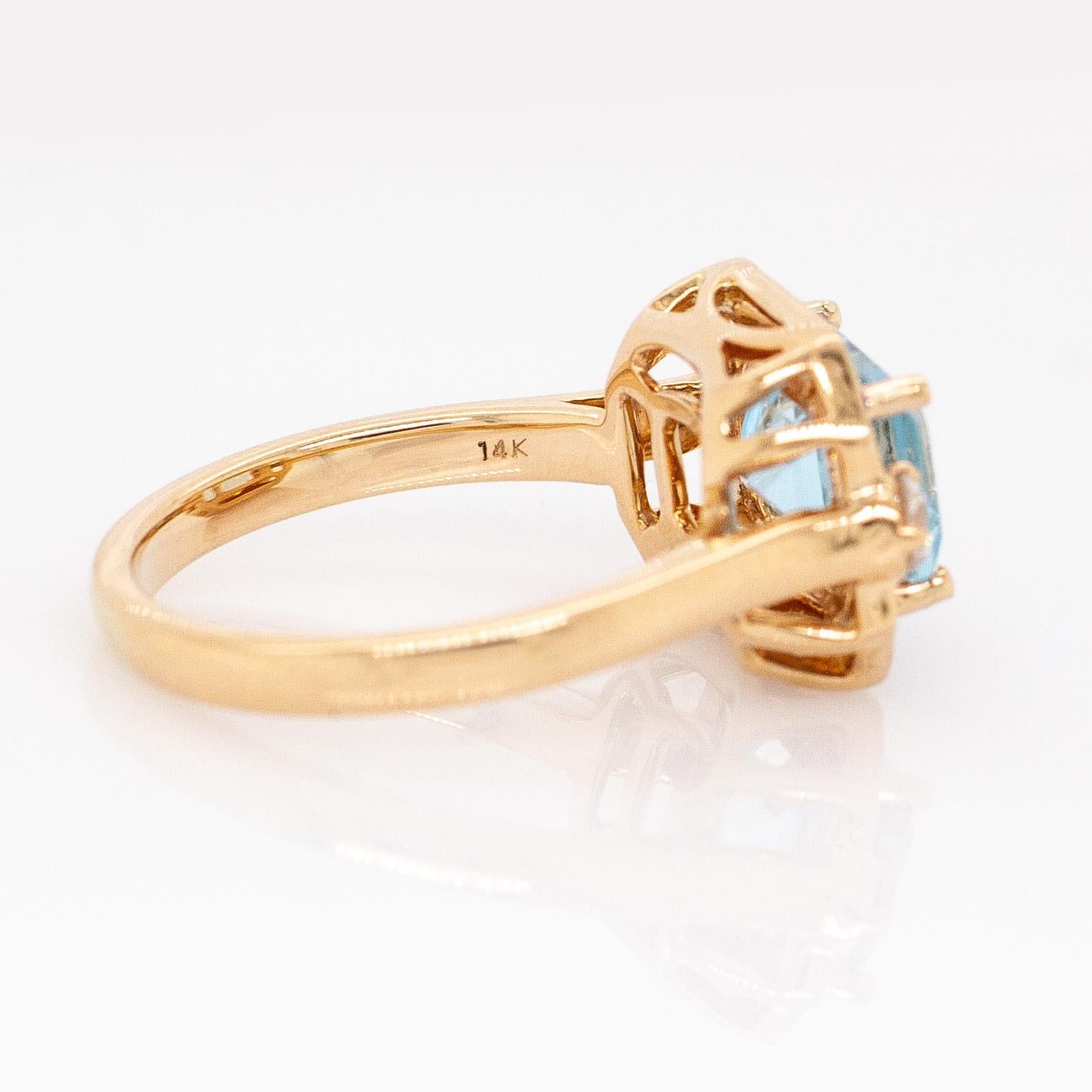 Bague Topaze du ciel avec accents de diamants naturels : Or massif 14k, taille émeraude 8x6mm Pour femmes en vente