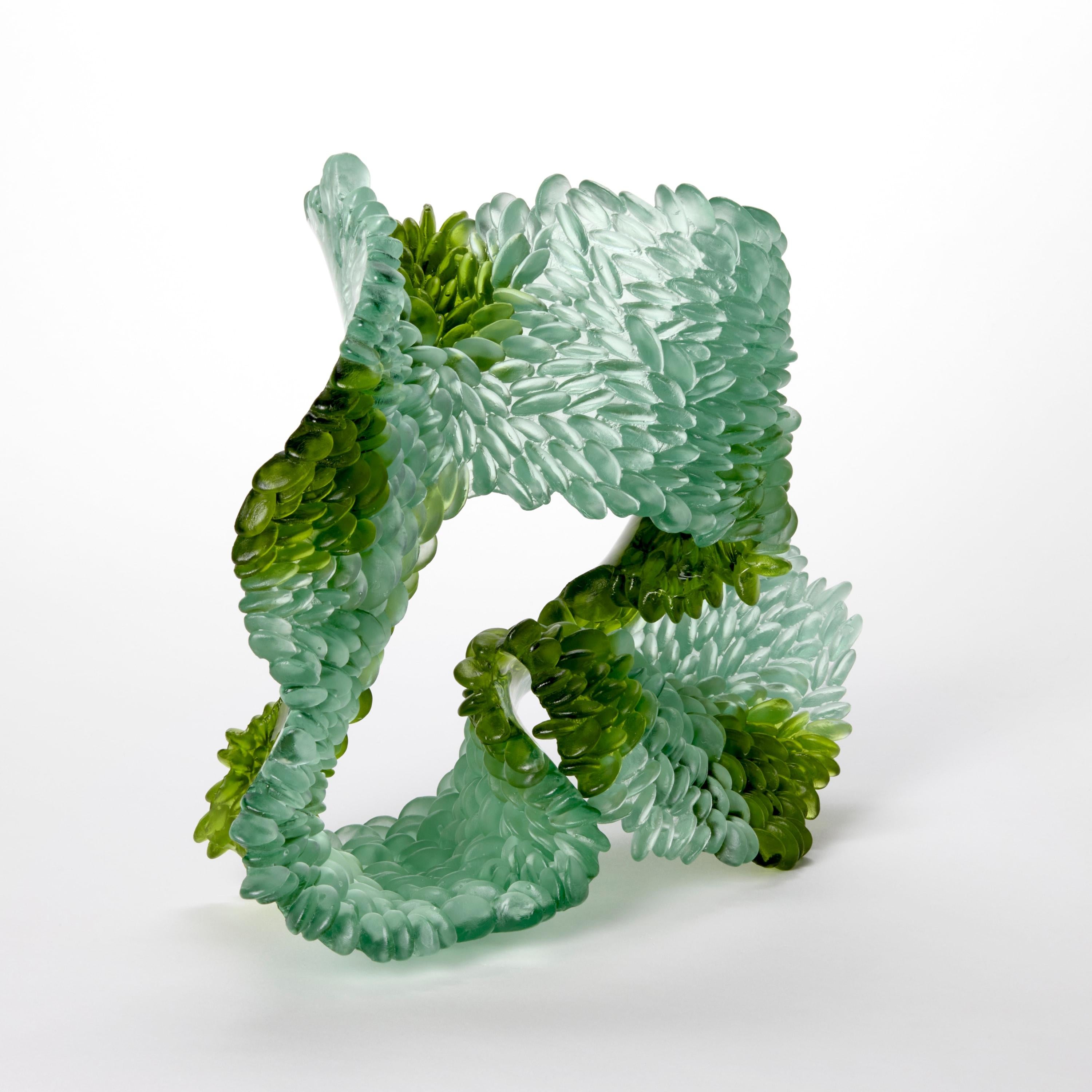 Organico moderno Sky & Trees, un'opera d'arte in vetro fuso con texture verde e giada di Nina Casson McGarva in vendita