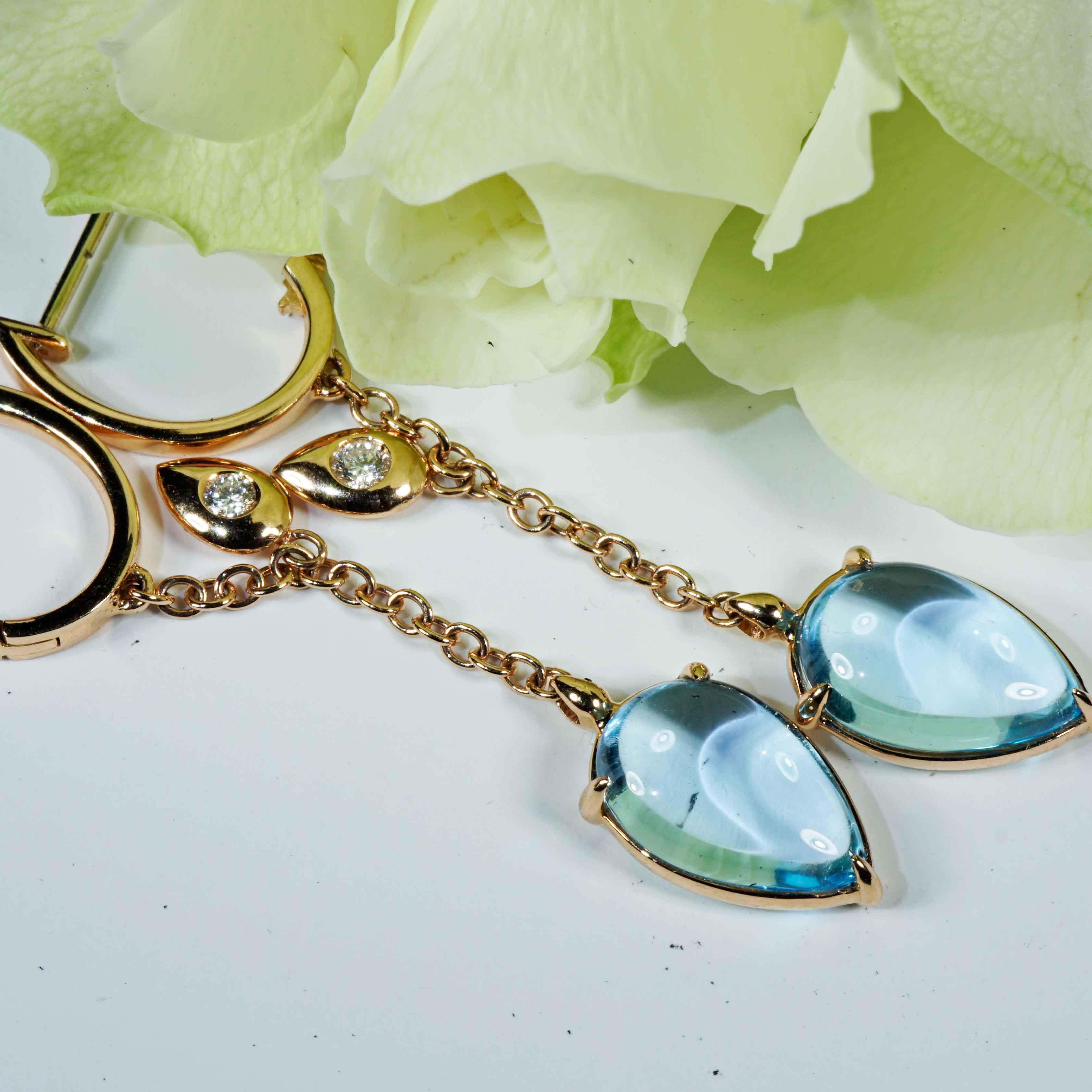 Women's or Men's Skyblue Bluetopaz Brilliant Creole Earrings 9 ct modern Chain Design 53 x 9 mm For Sale