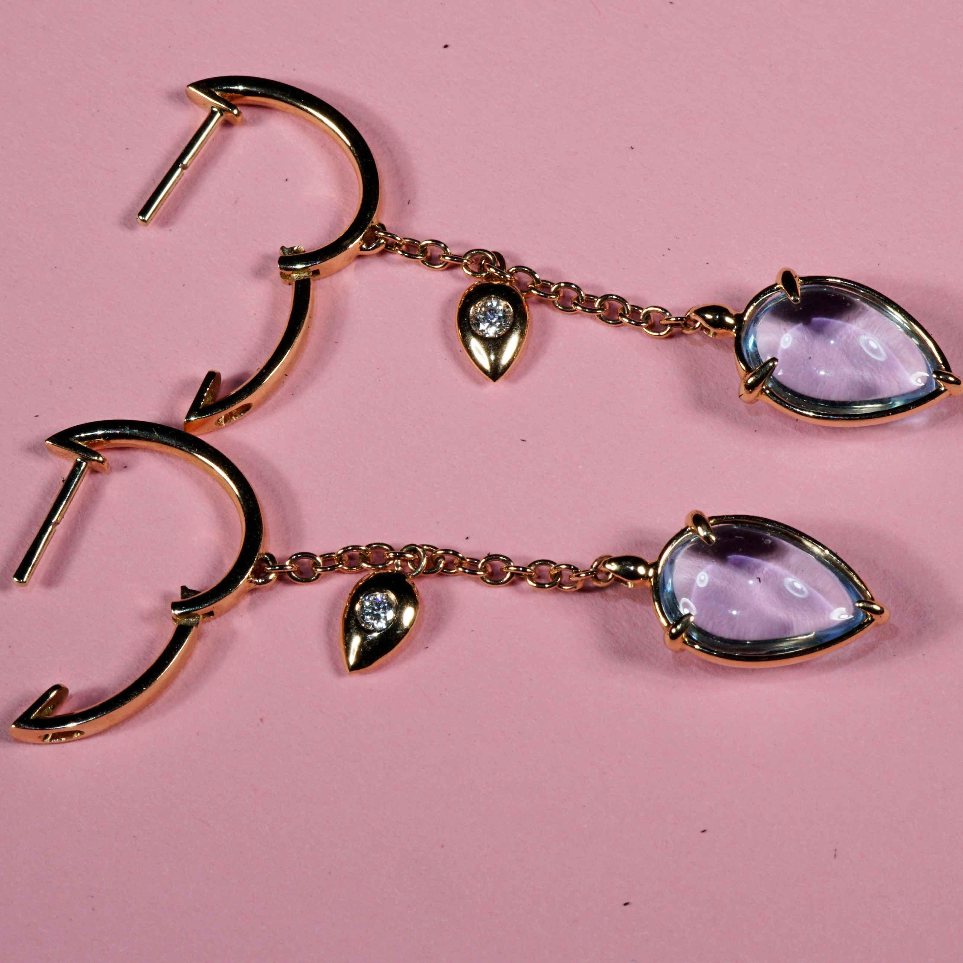 Skyblue Bluetopaz Brilliant Creole Earrings 9 ct modern Chain Design 53 x 9 mm For Sale 1