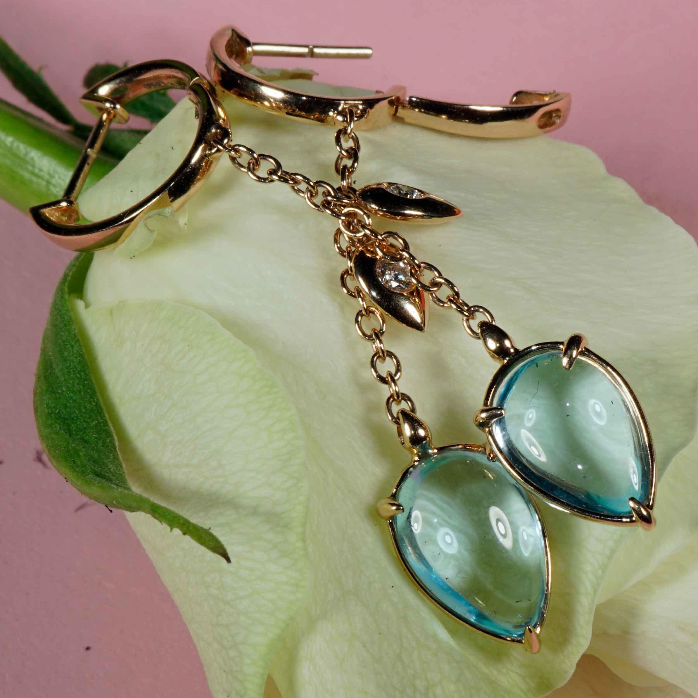 Skyblue Bluetopaz Brilliant Creole Earrings 9 ct modern Chain Design 53 x 9 mm For Sale 2