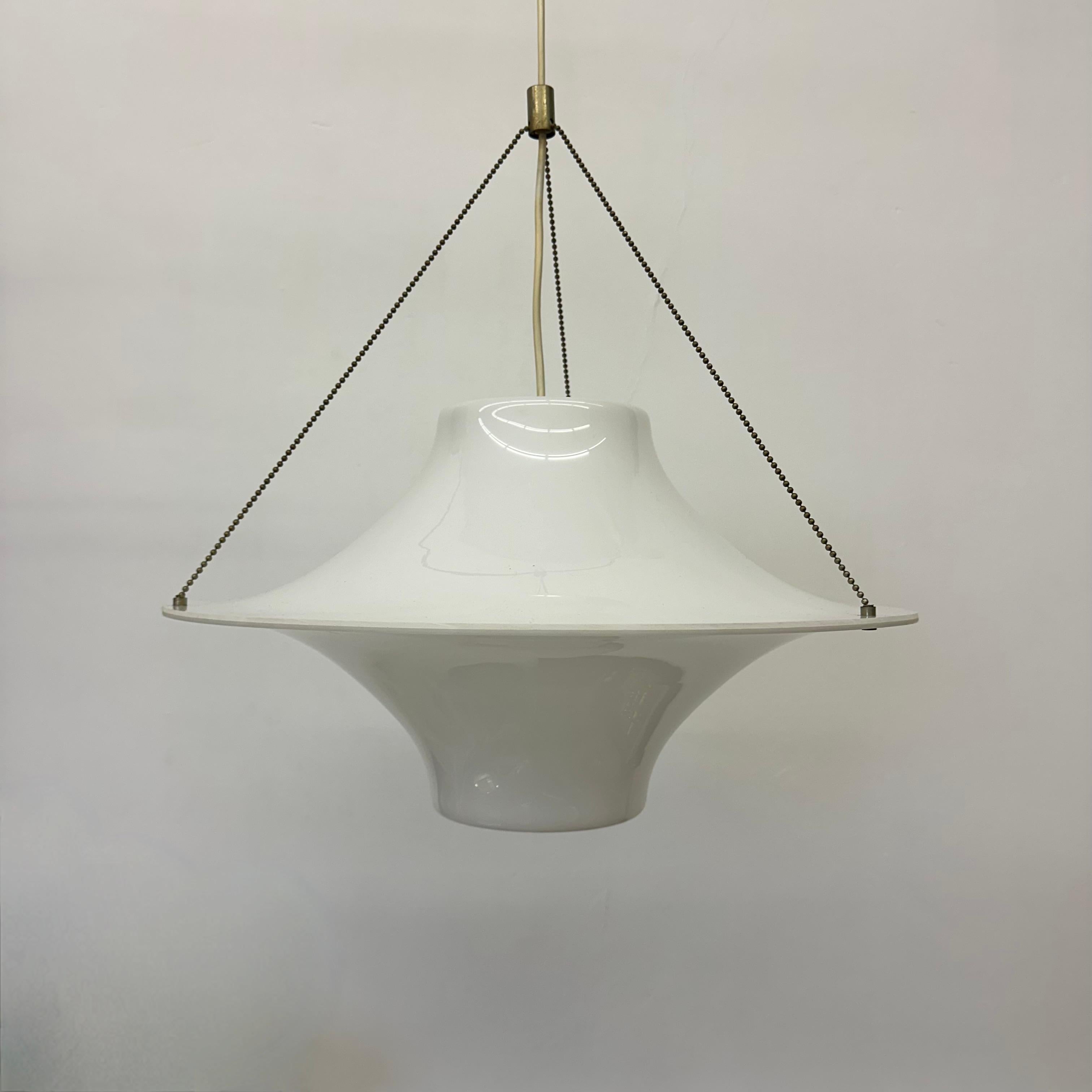 Skyflyer / Lokki hanging lamp by Yki Nummi for Stockmann Orno, 1960s In Good Condition In Delft, NL