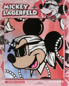 "Pacchetto Mickey Lagerfeld" acrilico su tela all'interno di una custodia di plastica per giocattoli