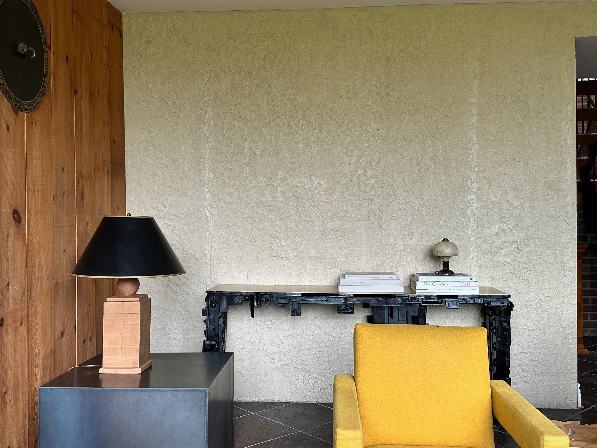 Consola Skyline de Morgan Clayhall - Mesa de salón y sofá de madera escultórica Moderno en venta