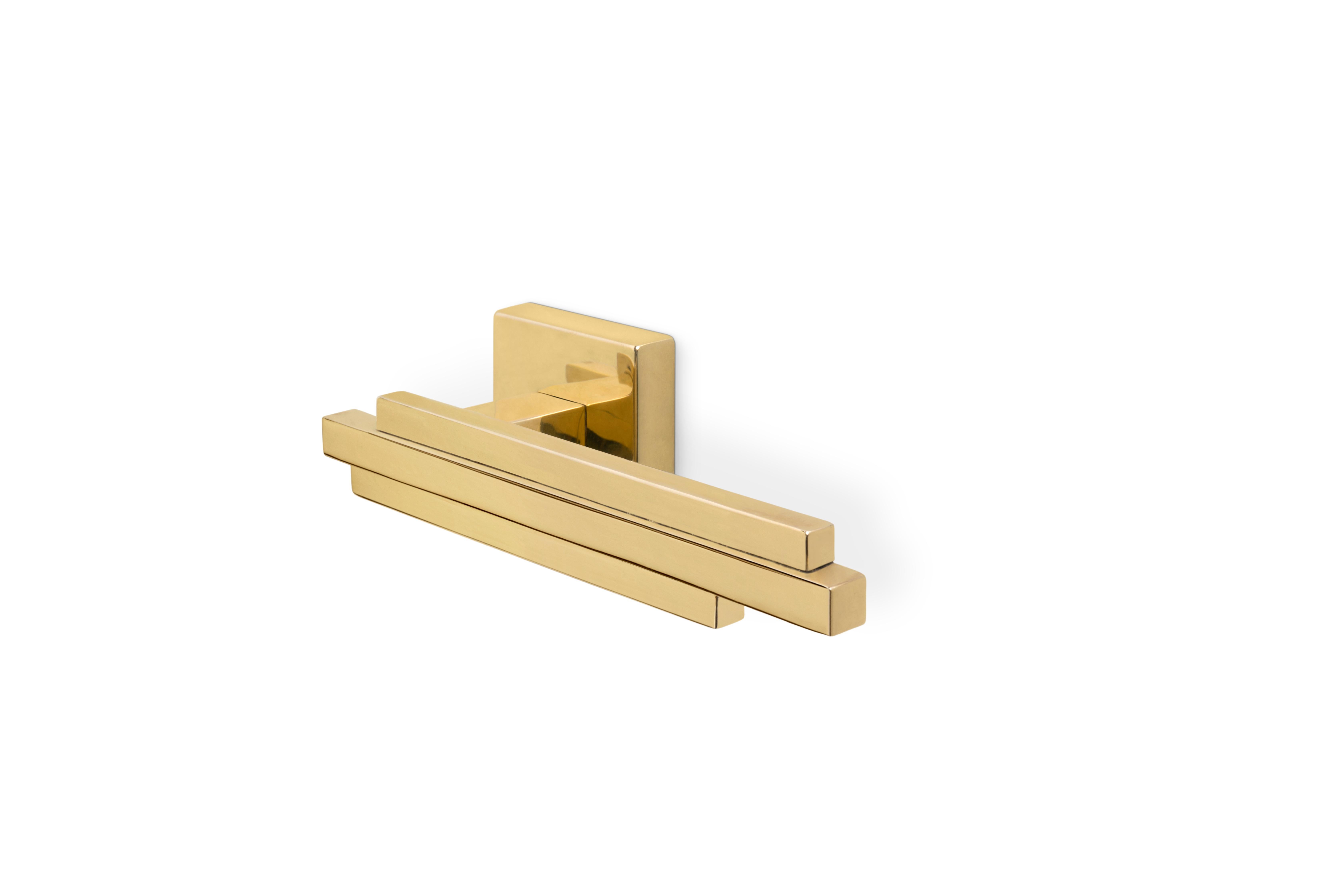 Skylines are the city’s profile, an iconic symbol, and just like our Skyline luxury Cabinet Hardware, create a silhouette when set in context. Mix and Match your designs with the Skyline luxury Door Lever.

This product is available for the Left