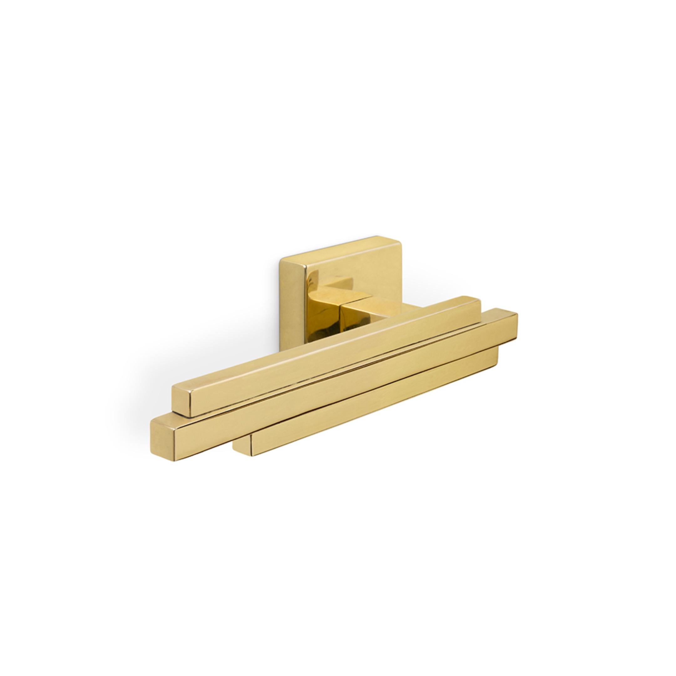 Skylines are the city’s profile, an iconic symbol, and just like our Skyline luxury Cabinet Hardware, create a silhouette when set in context. Mix and Match your designs with the Skyline luxury Door Lever.

This product is available for the Right