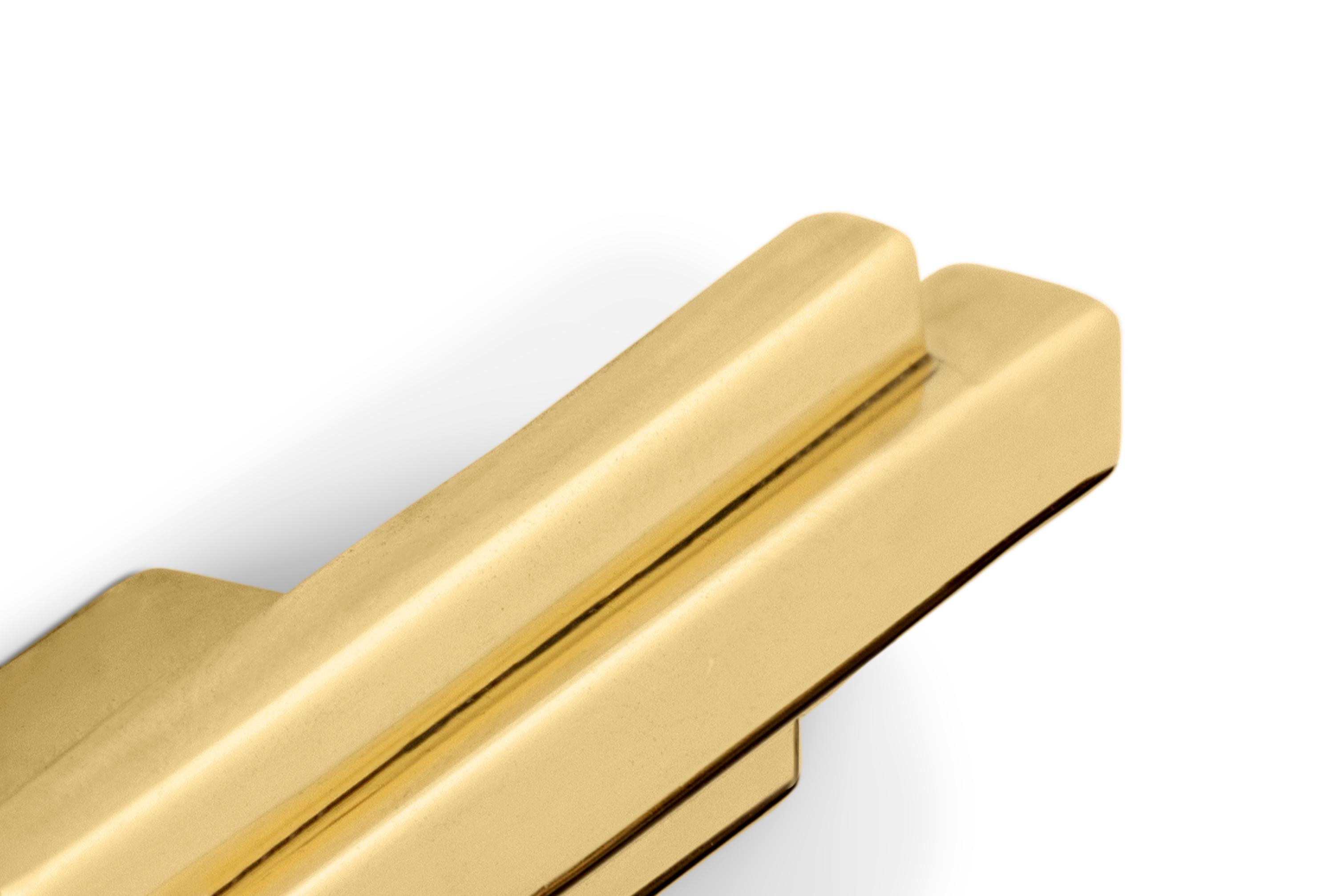 Skylines are the city’s profile, an iconic symbol, and just like our Skyline luxury Cabinet Hardware, create a silhouette when set in context. Mix and Match your designs with the Skyline Brass Drawer Handle.