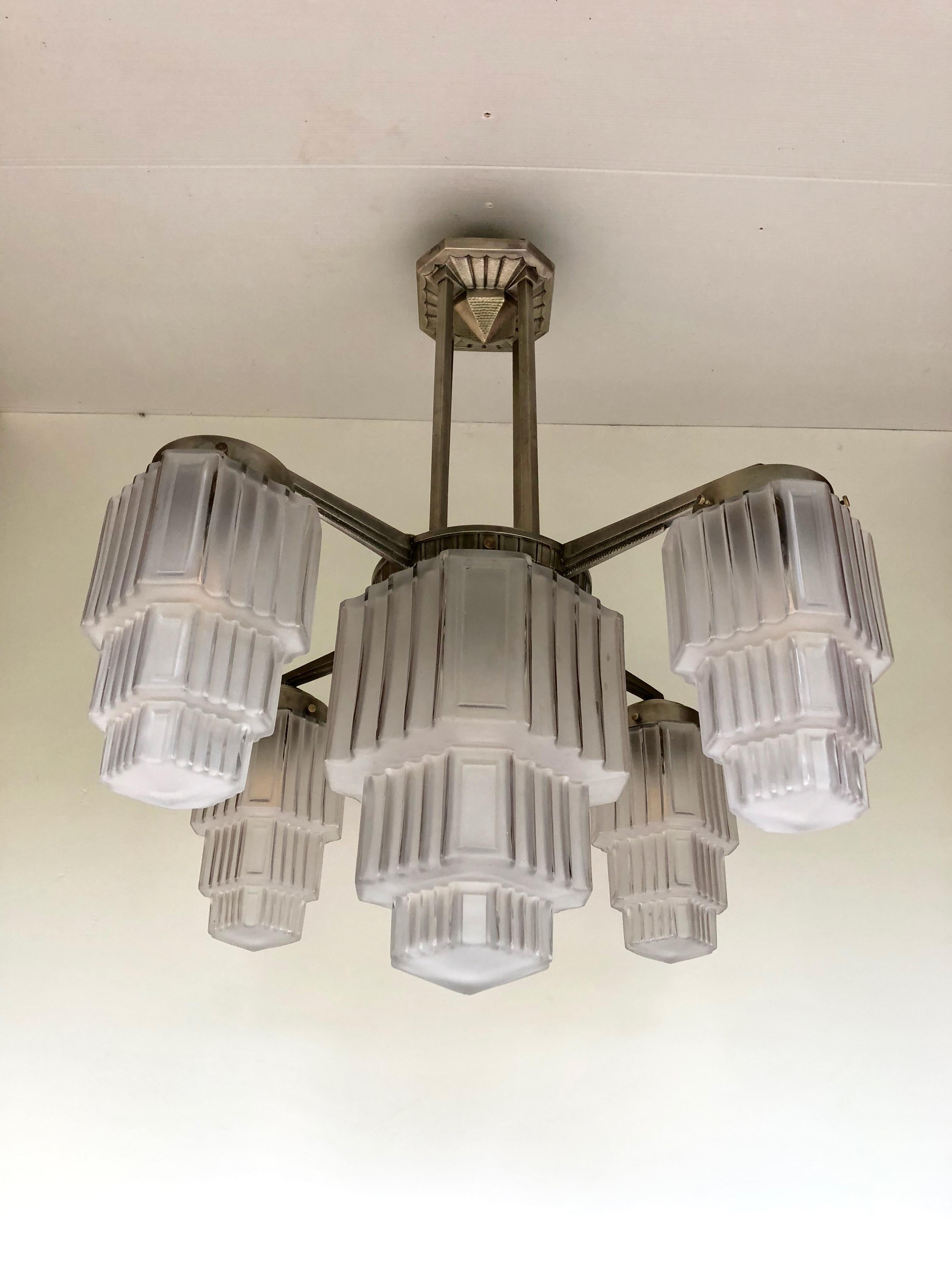 Skyscraper Art Deco Chandelier Attributed to Héttier and Vincent For Sale 7