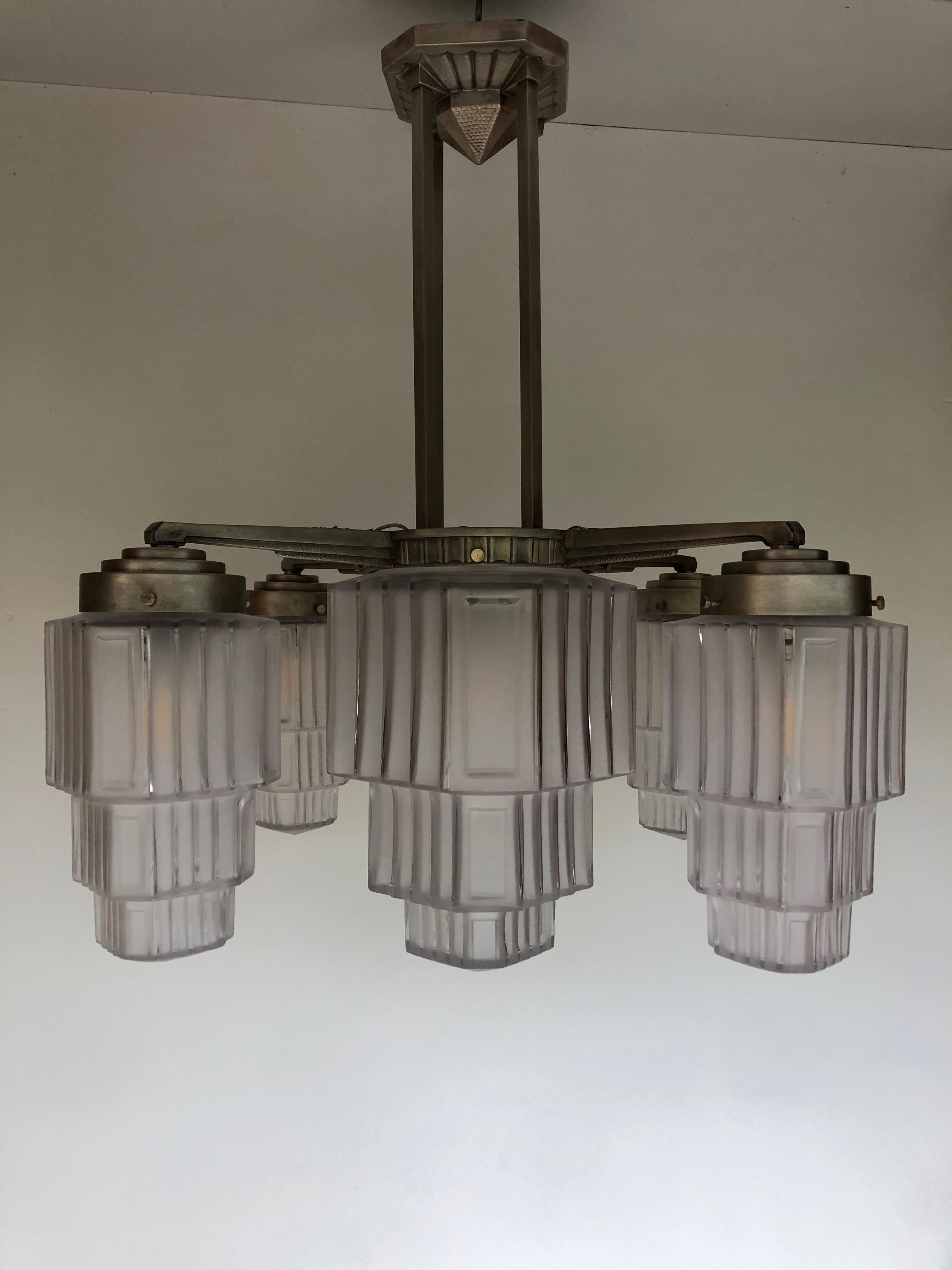 Bronze Skyscraper Art Deco Chandelier Attributed to Héttier and Vincent For Sale