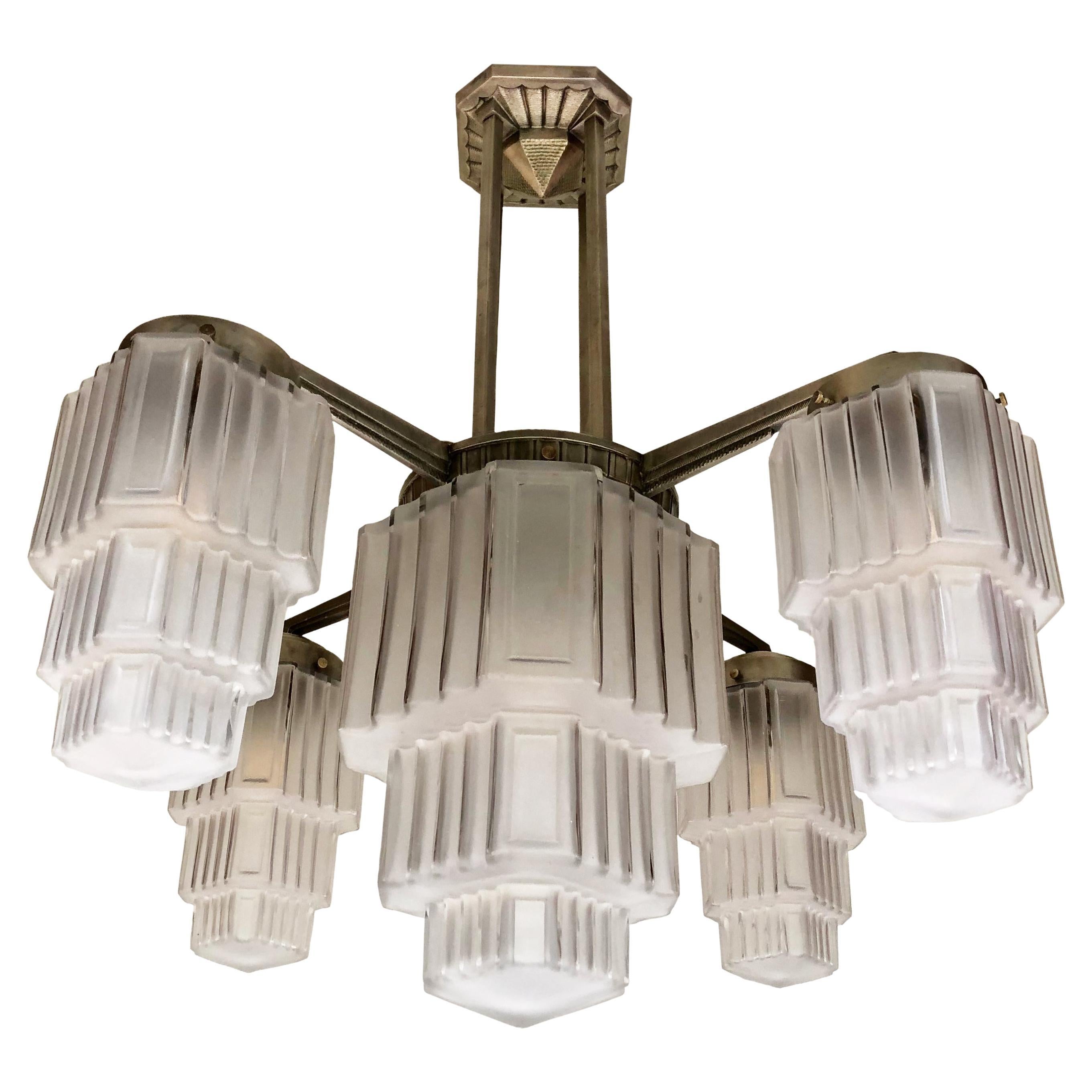 Skyscraper Art Deco Chandelier Attributed to Héttier and Vincent For Sale