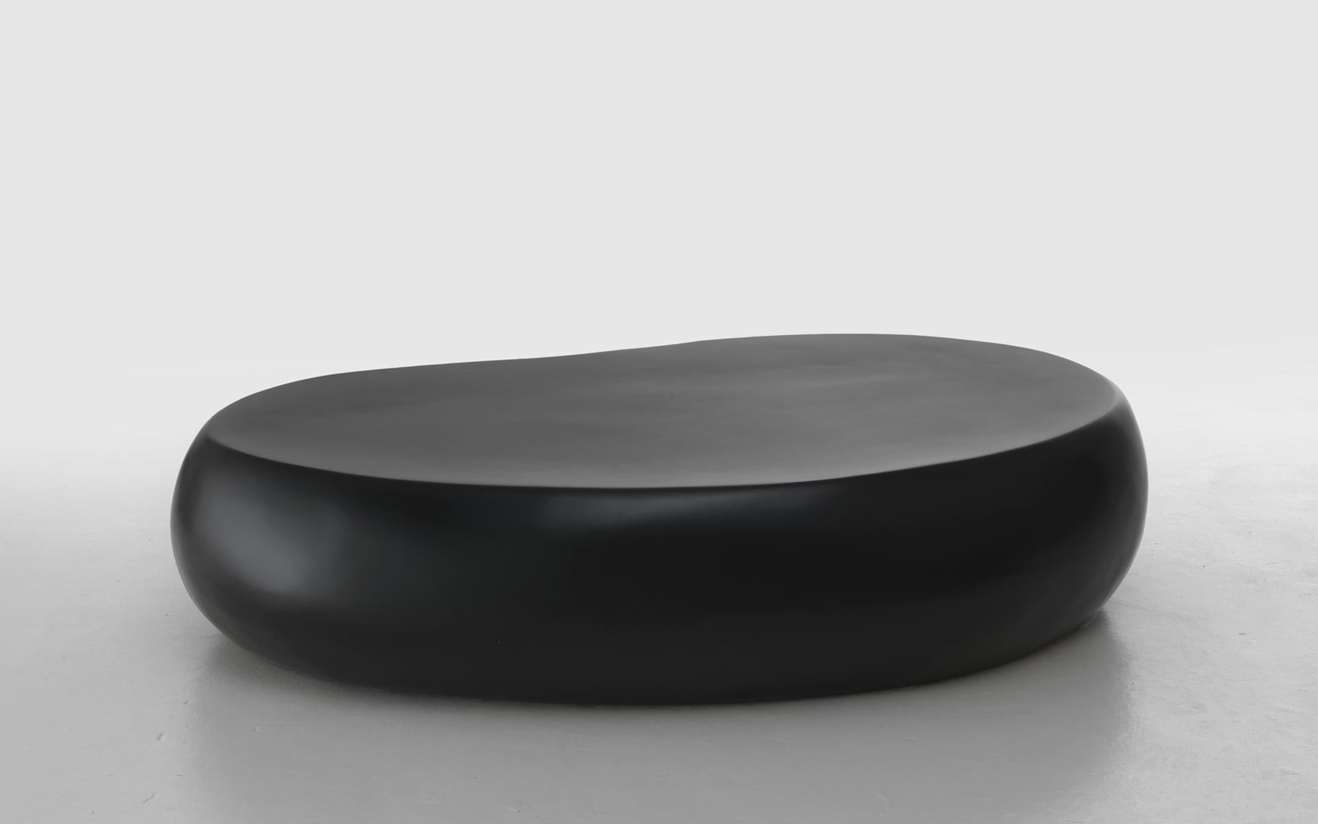 Slab coffee table by Imperfettolab
2011
Dimensions: 131 x 83 x H 30
Materials: Fibreglass
Available in black and white.

Seat/Coffee table in fibreglass.

Imperfetto Lab
Who we are ? We are a family.
Verter Turroni, Emanuela Ravelli and