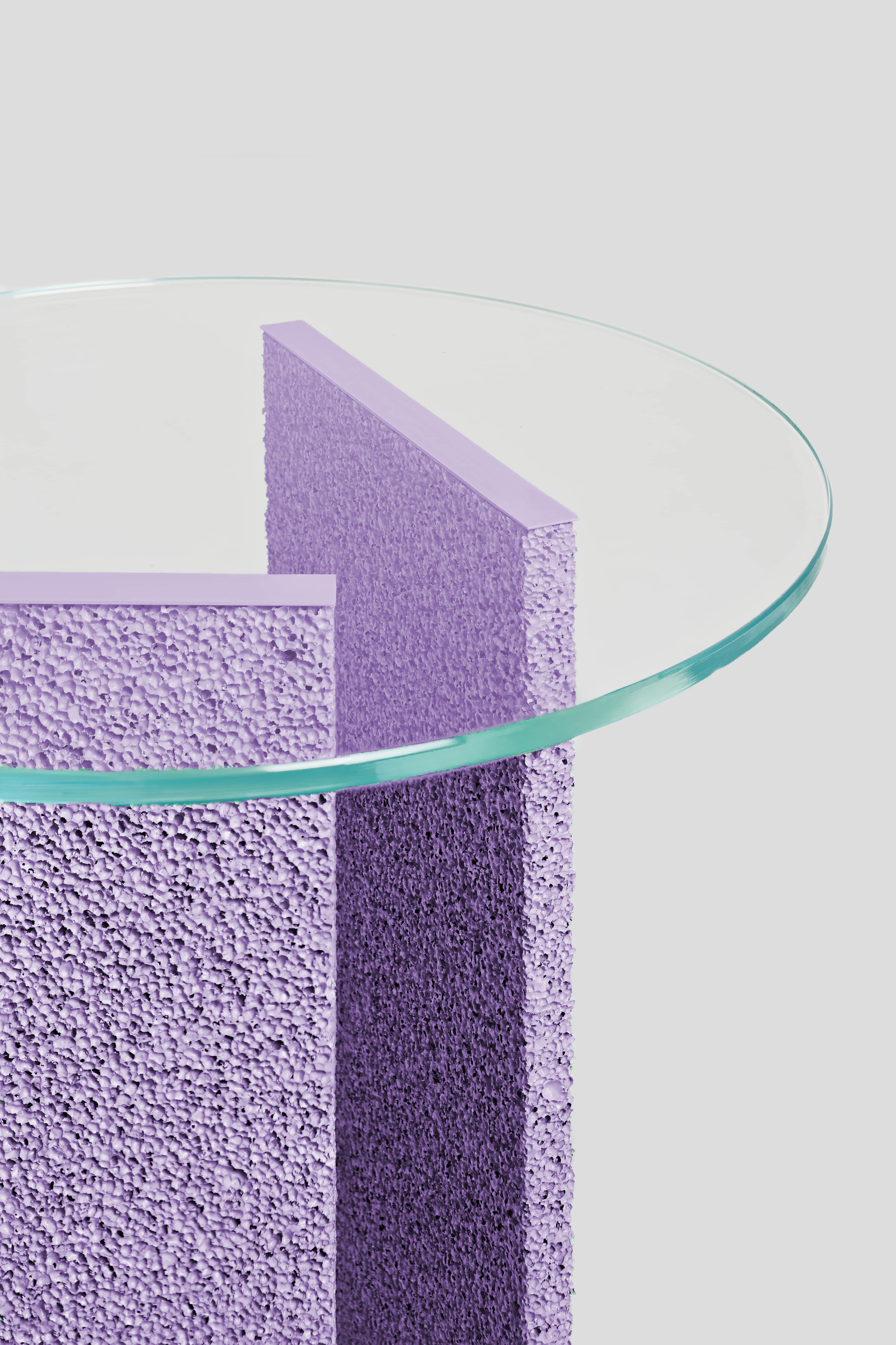 Jordan Keaney Studio s'attache à apporter de la COULEUR et de la TEXTURE à votre espace. Cette table d'appoint a été fabriquée à la main par Jordan Keaney à l'aide d'une combinaison de techniques numériques et de sculpture modernes, associées à des