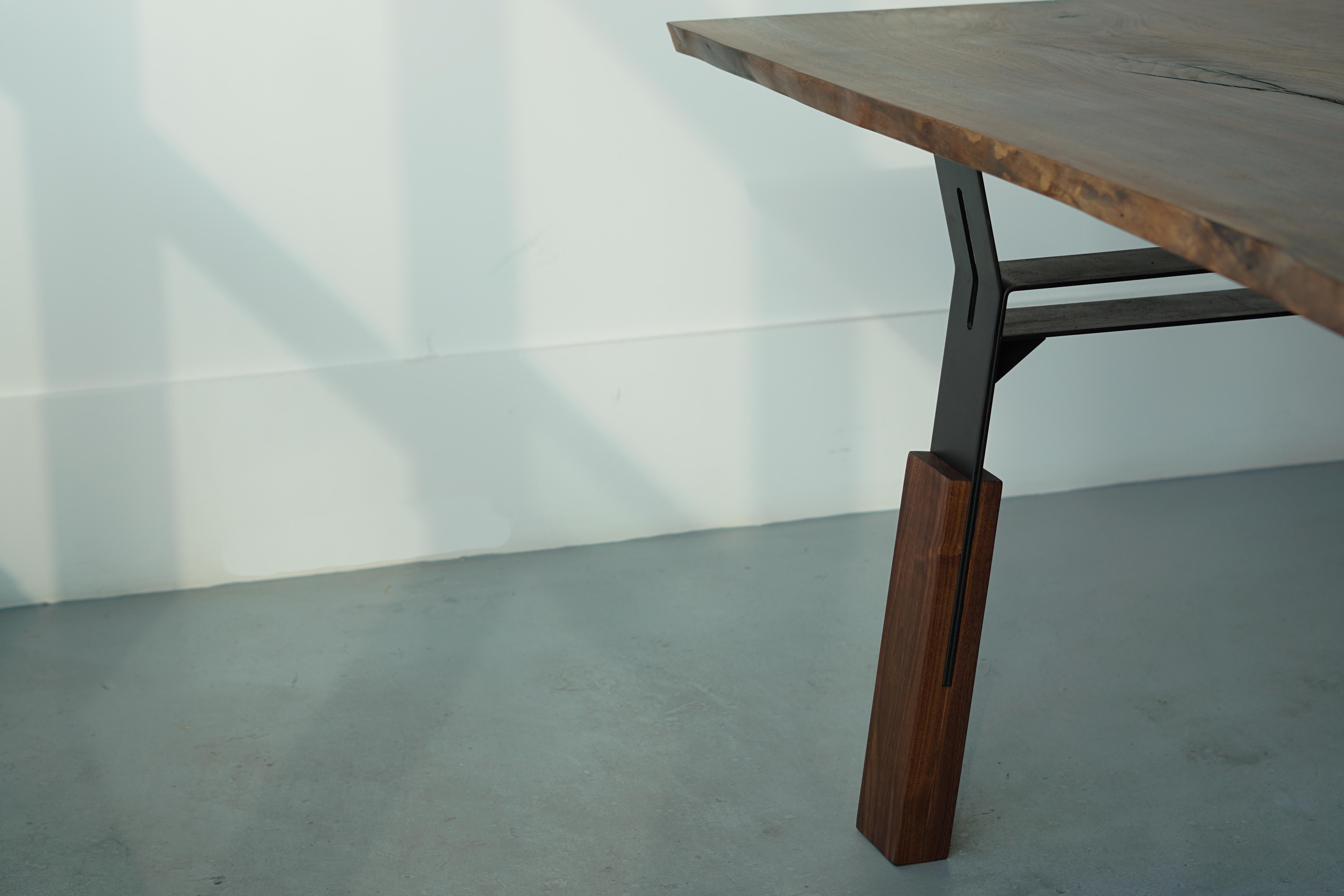 American Slab Nº2 Claro Walnut Slab Table with Contemporary Steel Base For Sale
