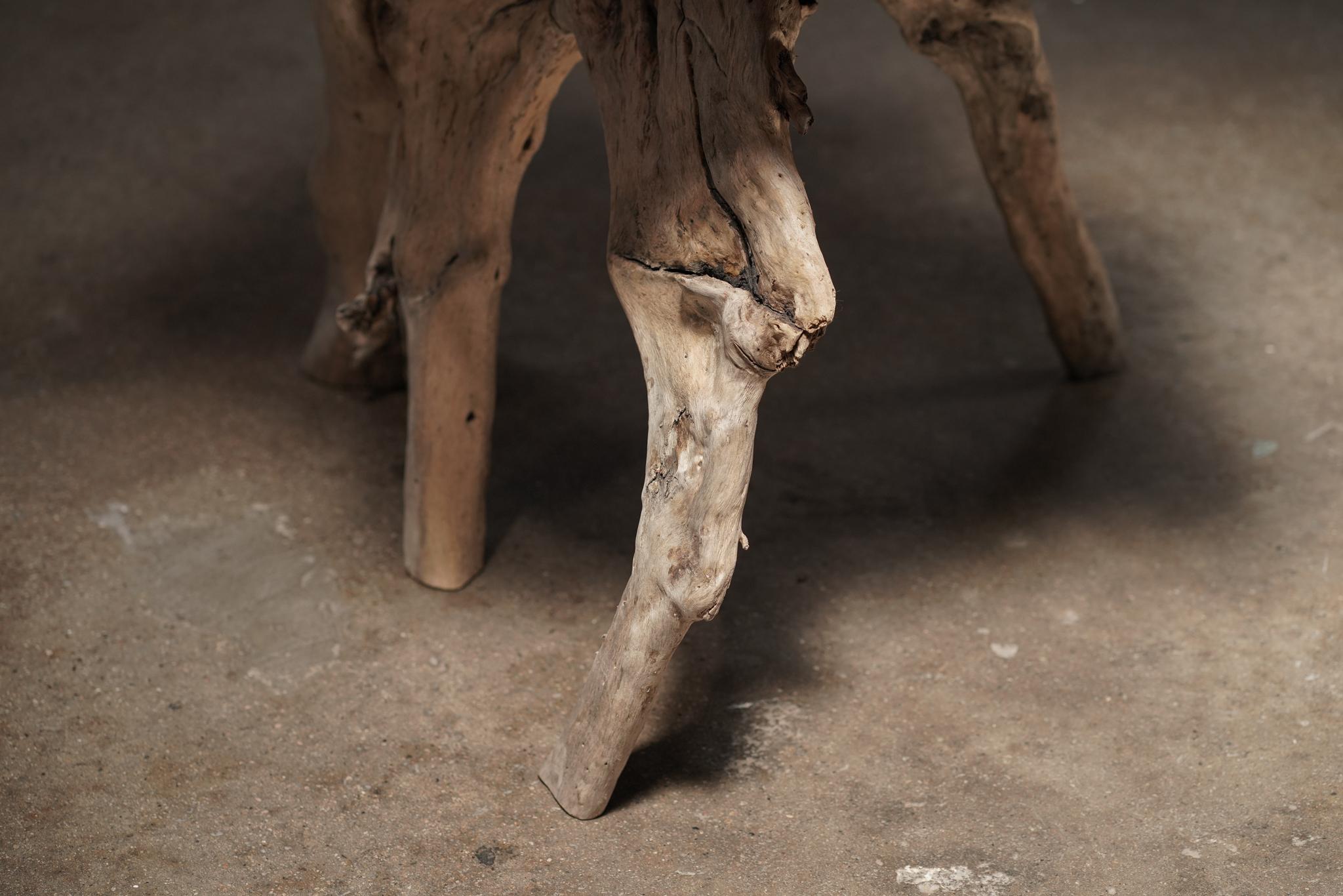 Mesa auxiliar Slab Root Japonés en venta