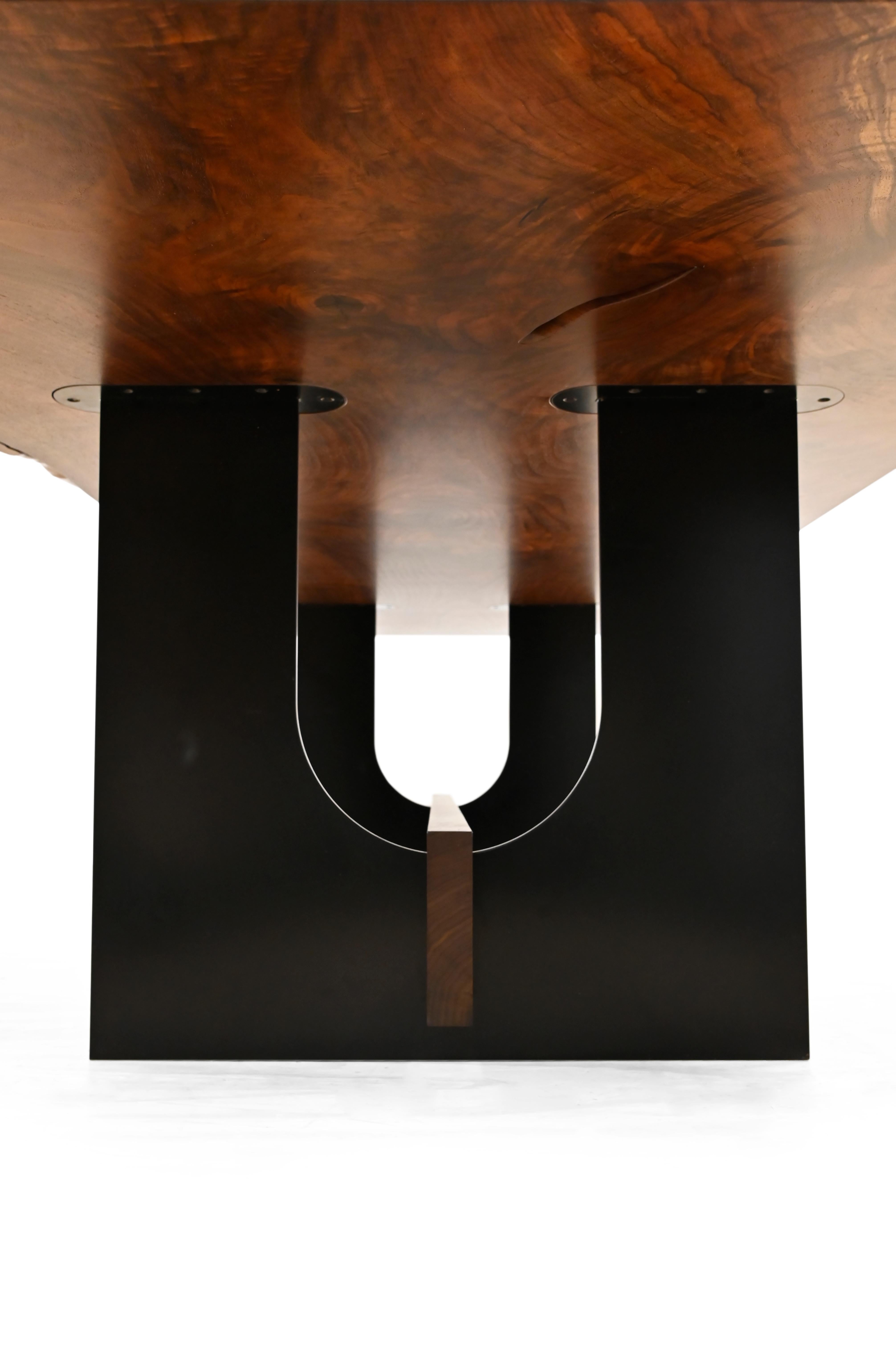 Table en noyer massif avec base en acier industriel Neuf - En vente à Seneca, IL