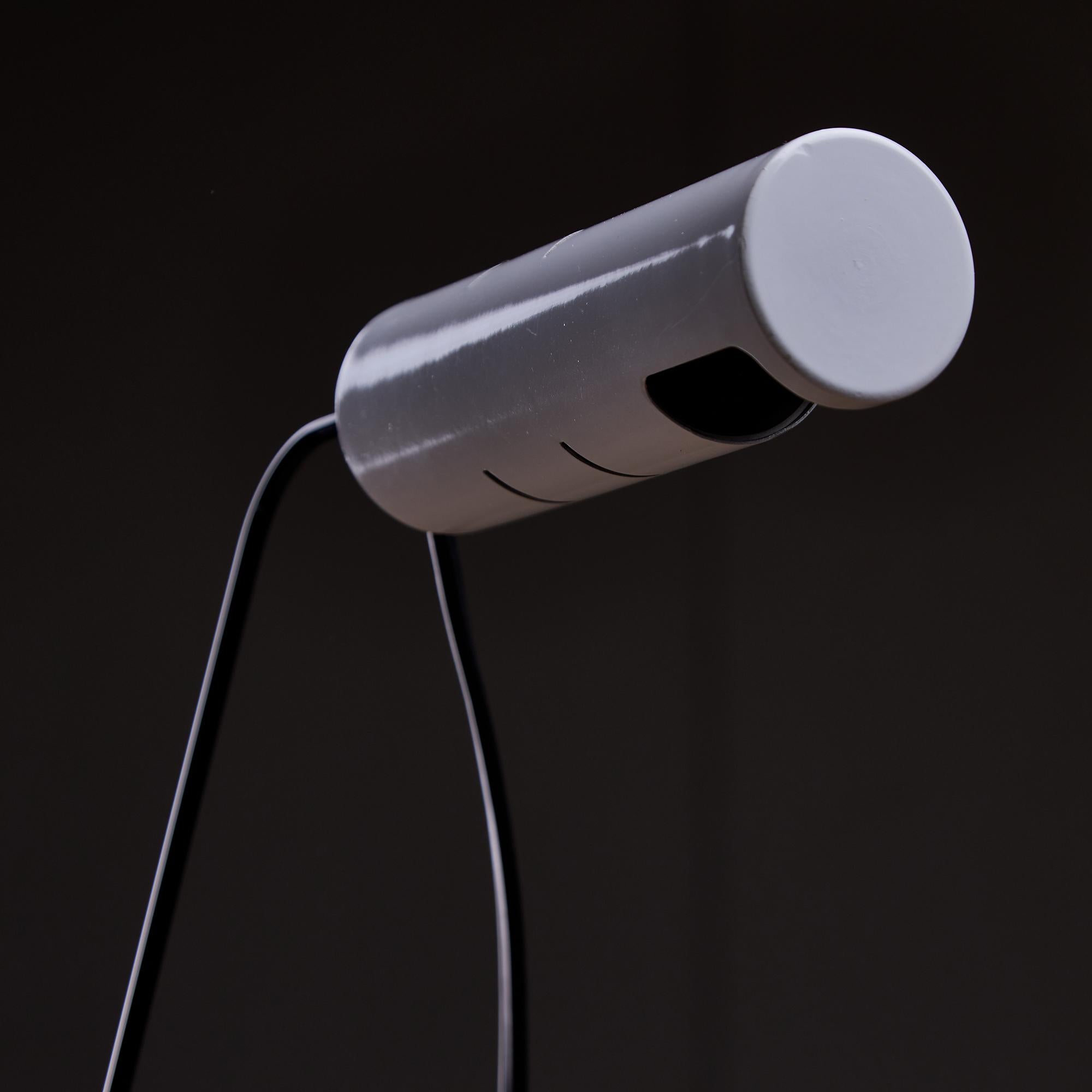 Slalom Table Lamp by Vico Magistretti for Oluce, 1980s In Good Condition For Sale In Budapest, HU