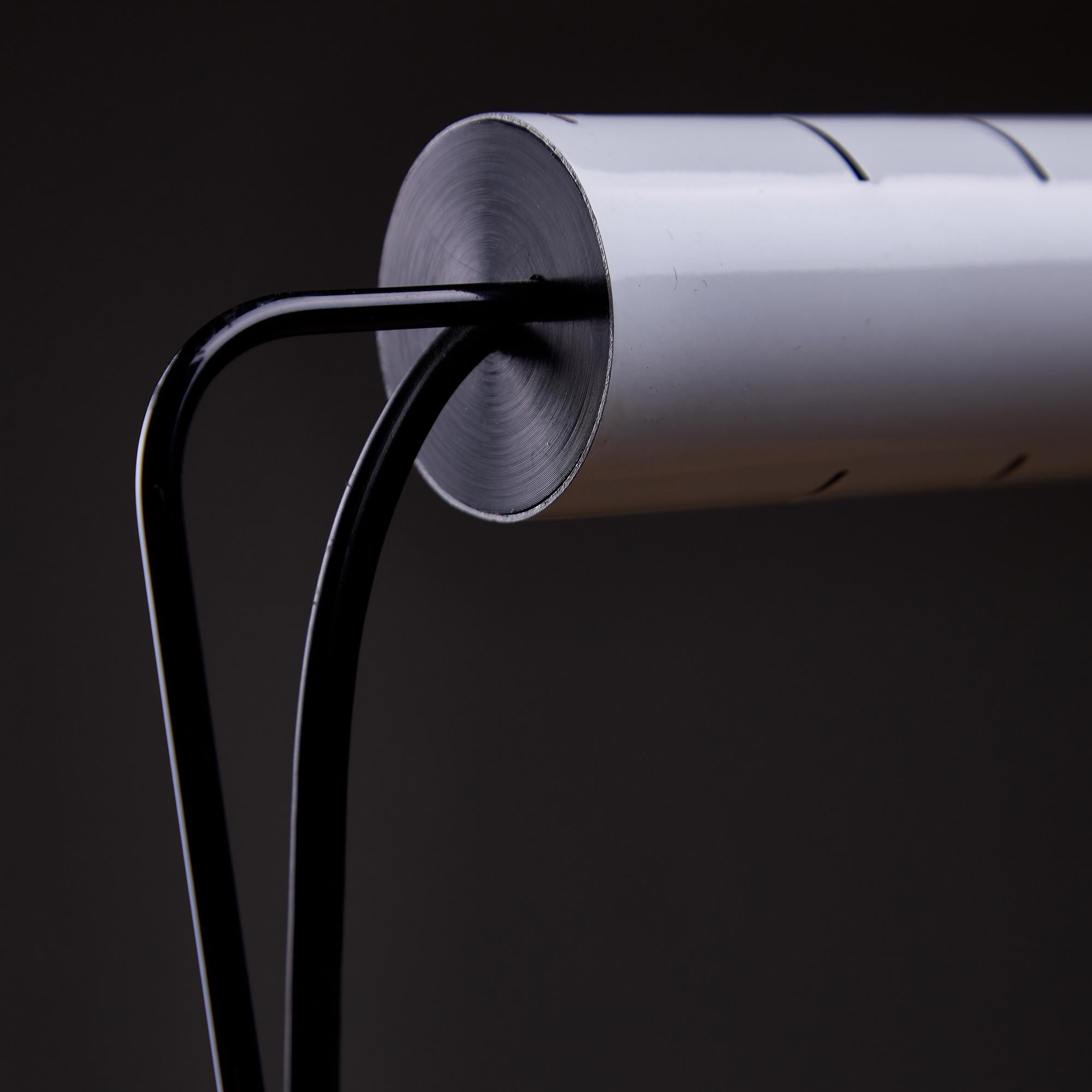 Metal Slalom Table Lamp by Vico Magistretti for Oluce, 1980s For Sale