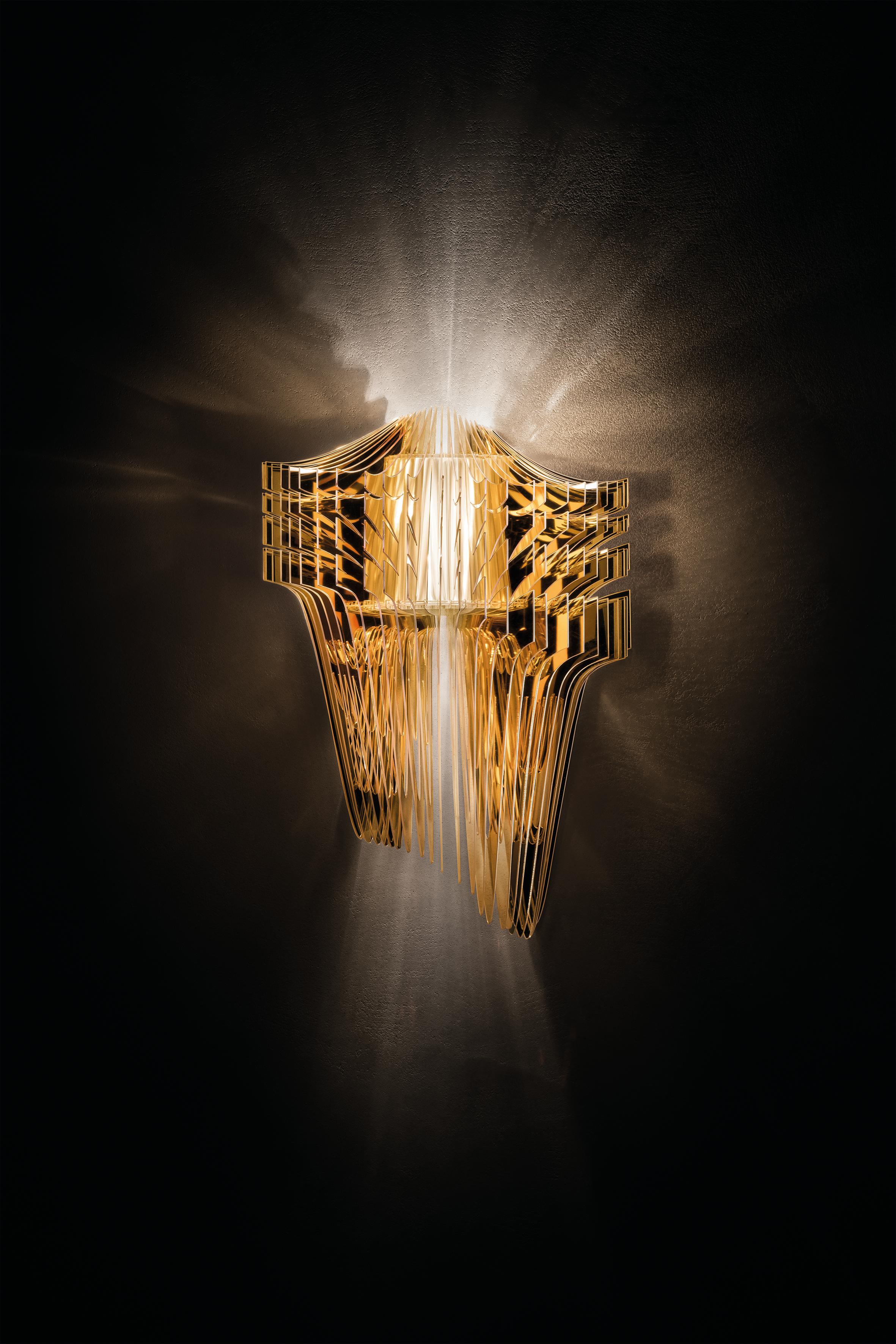 Fatto a mano SLAMP - Aria Applique - Gold - Designed by Zaha Hadid in vendita