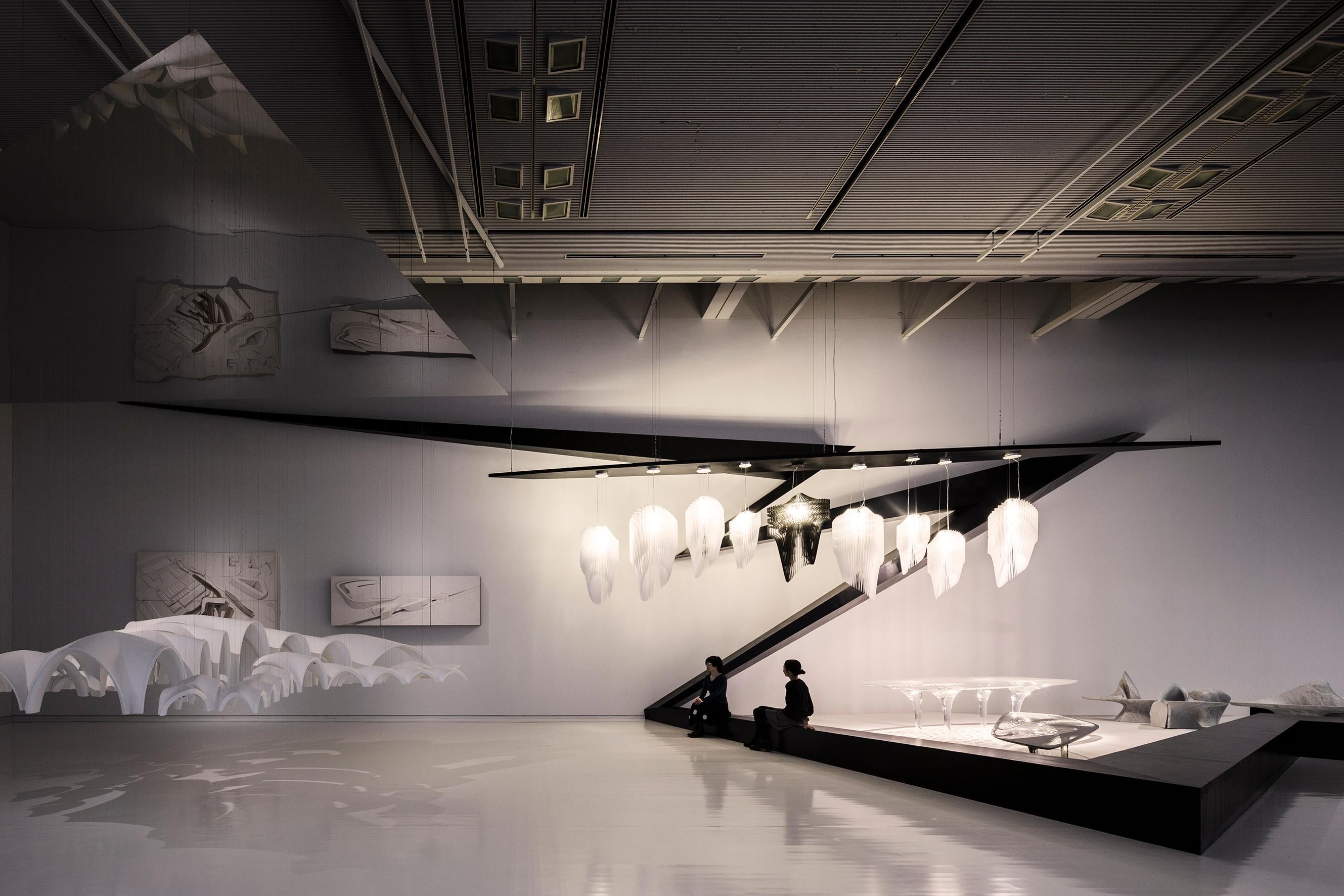 Altro SLAMP Aria Extra Large Pendant Light con paralume nero di Zaha Hadid in vendita