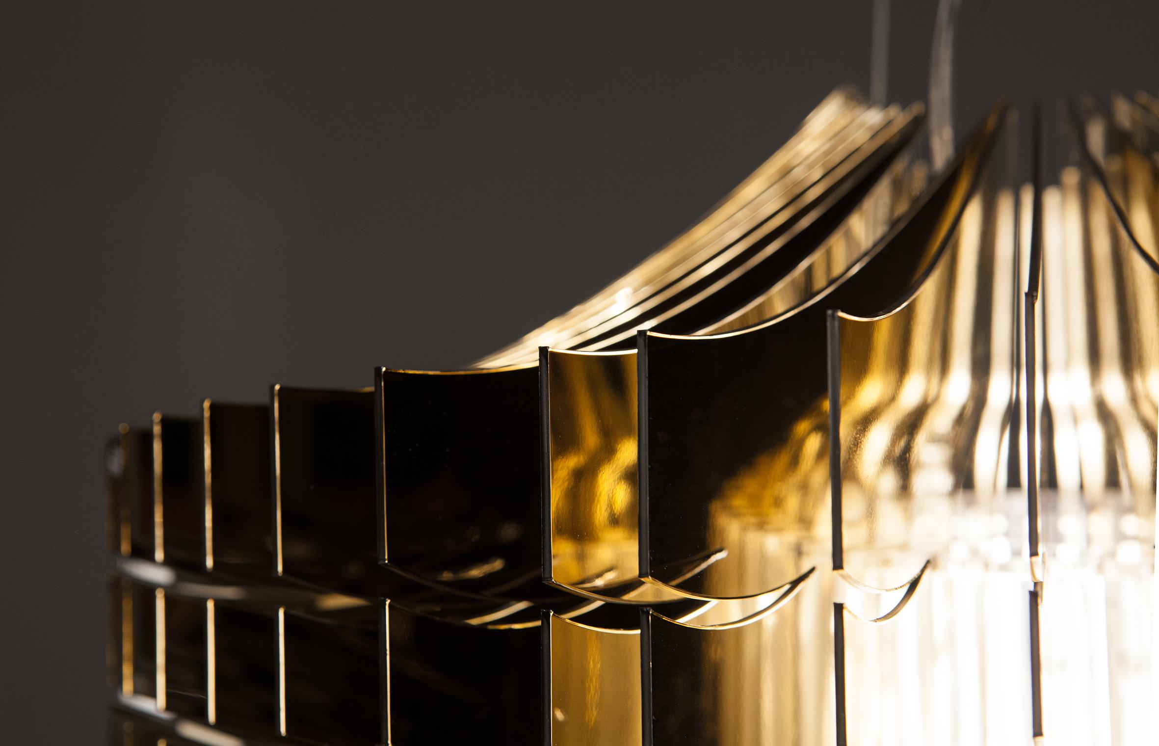 Moderne Lampe à suspension SLAMP Aria de taille moyenne en or par Zaha Hadid en vente