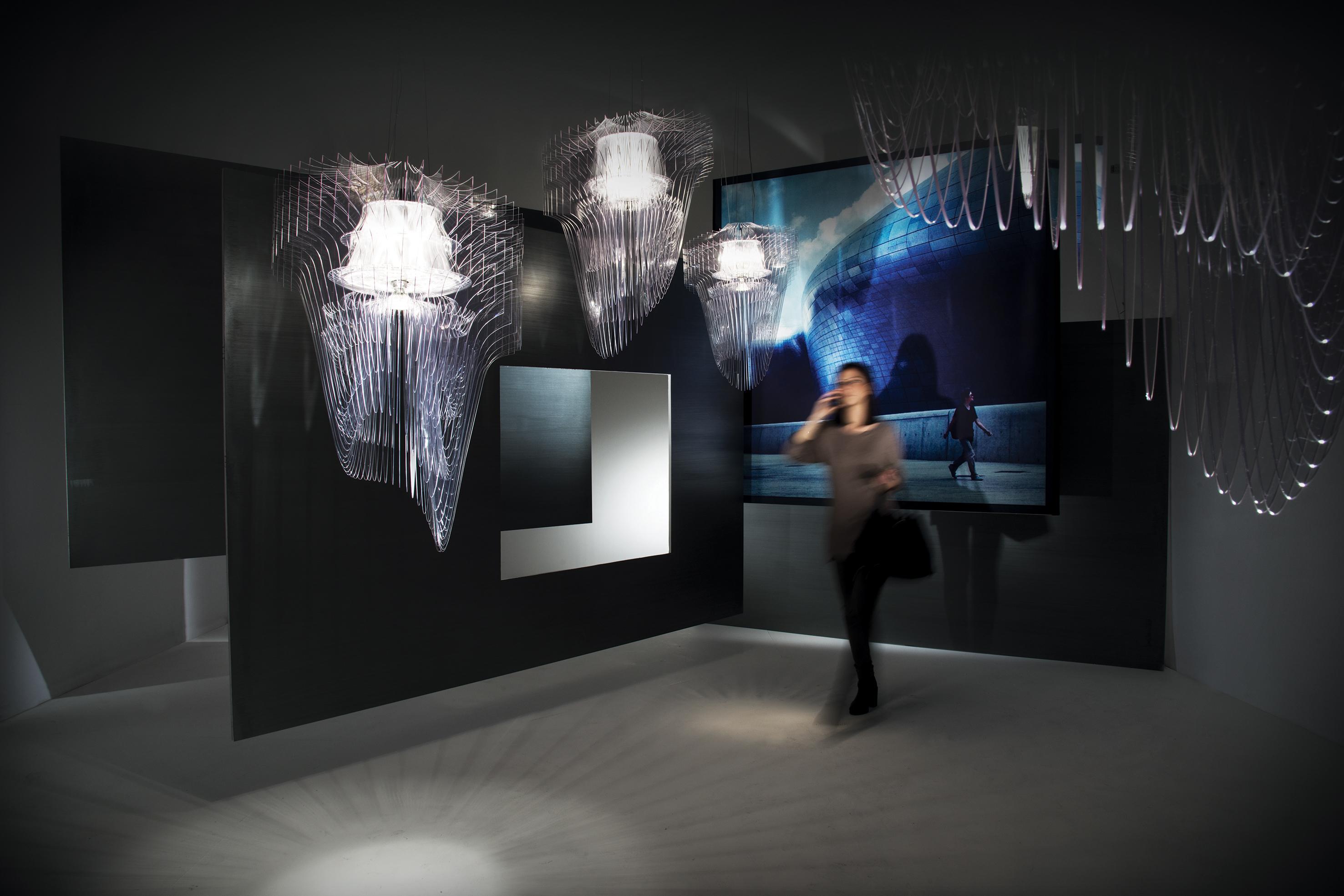 Slamp Aria Medium Pendant Light in Transparent by Zaha Hadid In Excellent Condition For Sale In Pomezia, Rome