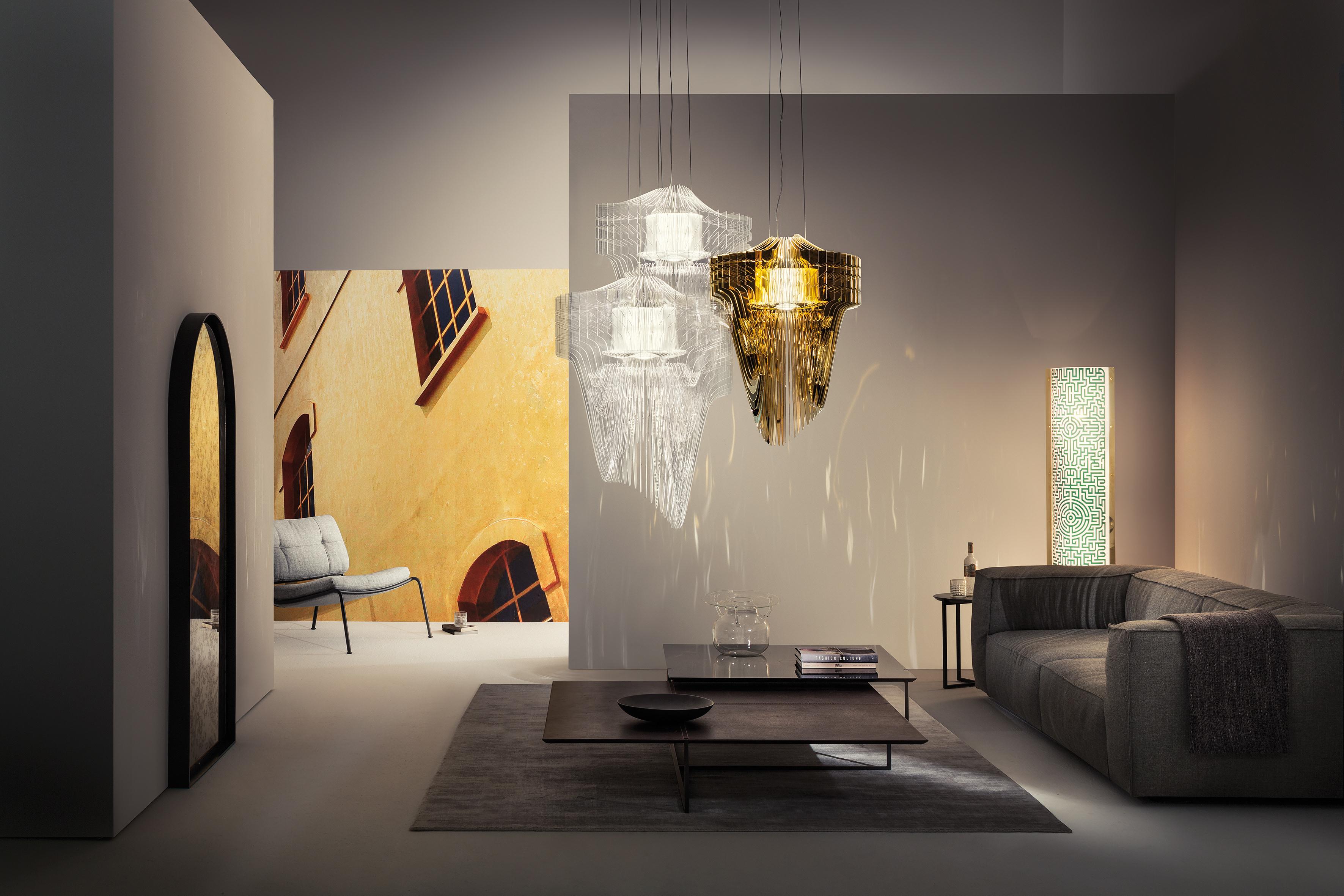 XXIe siècle et contemporain Lampe à suspension Aria Medium transparent SLAMP de Zaha Hadid en vente