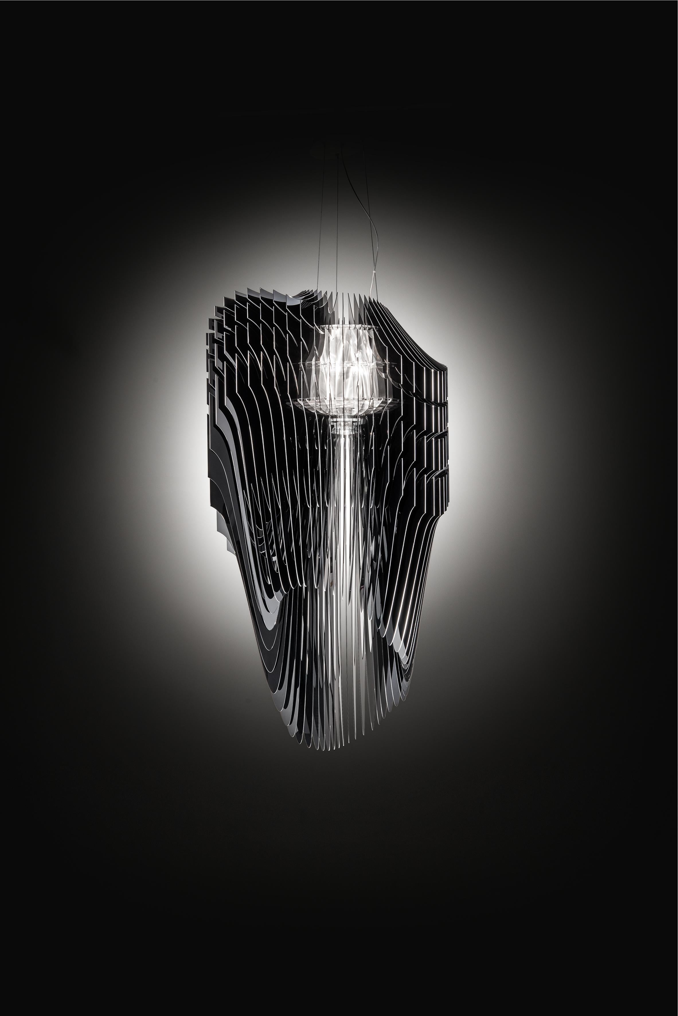 Zaha Hadid’s visionary, fluid, and dynamic luminous architectural objects bring the designer’s revolutionary and iconic semantics to any domestic or public space, inspiring harmony between beings and atmospheres. Avia brings the grandeur of