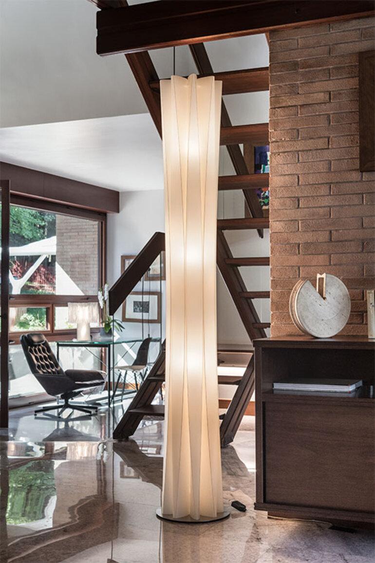 Fait main Lampadaire Bach Extra Large en or de Francesco Paretti en vente