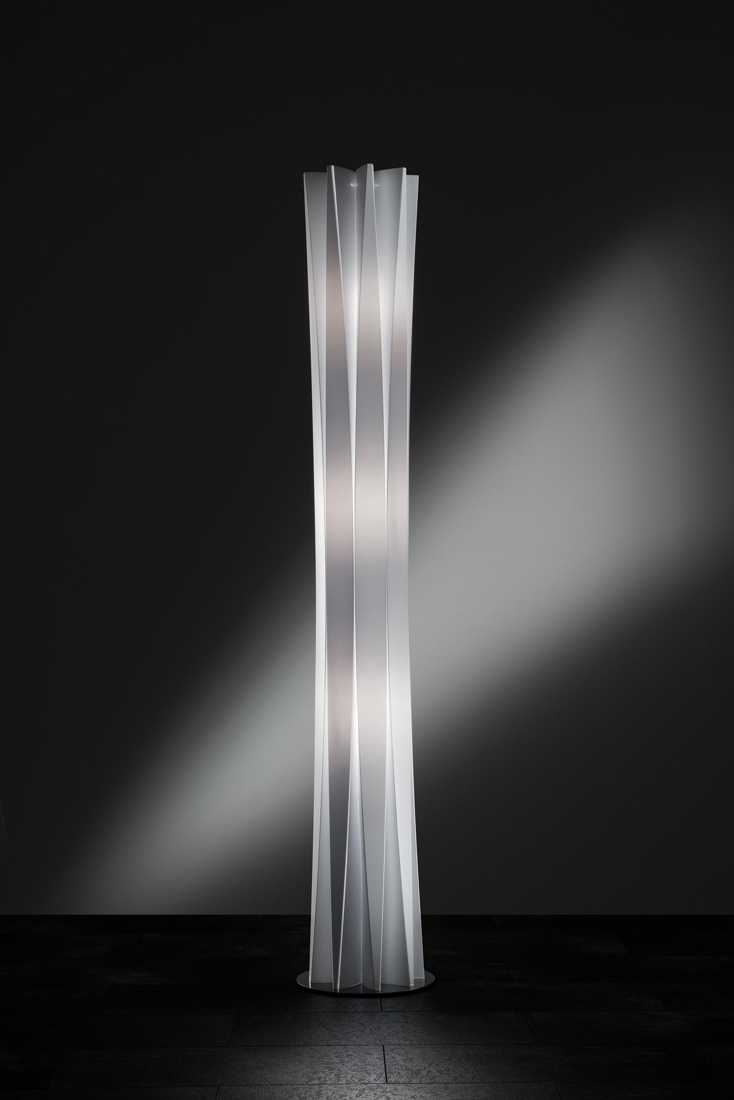 Slamp Bach Extra Extra Large Floor Light In White By Francesco