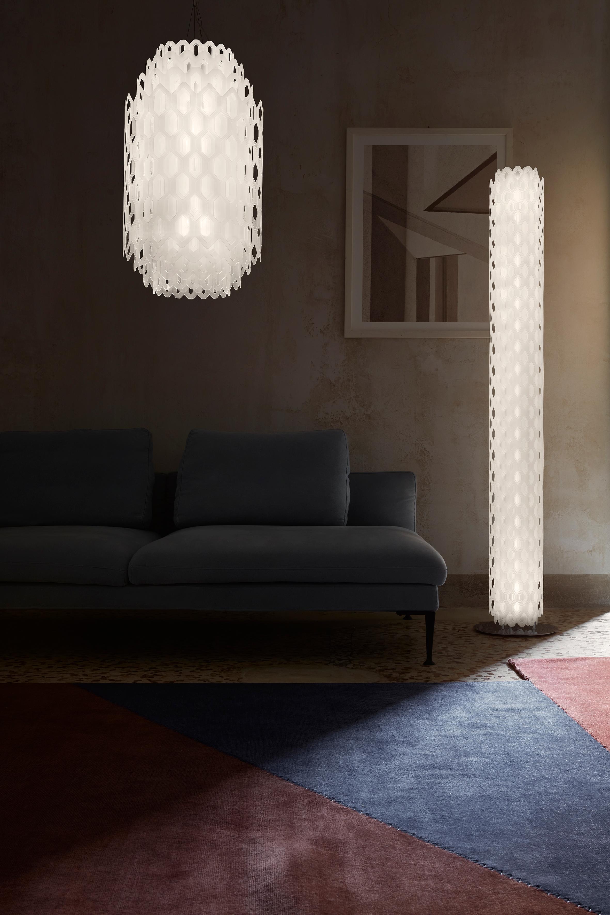 Hand-Crafted SLAMP Chantal Medium Pendant Light in White by Doriana & Massimiliano Fuksas For Sale