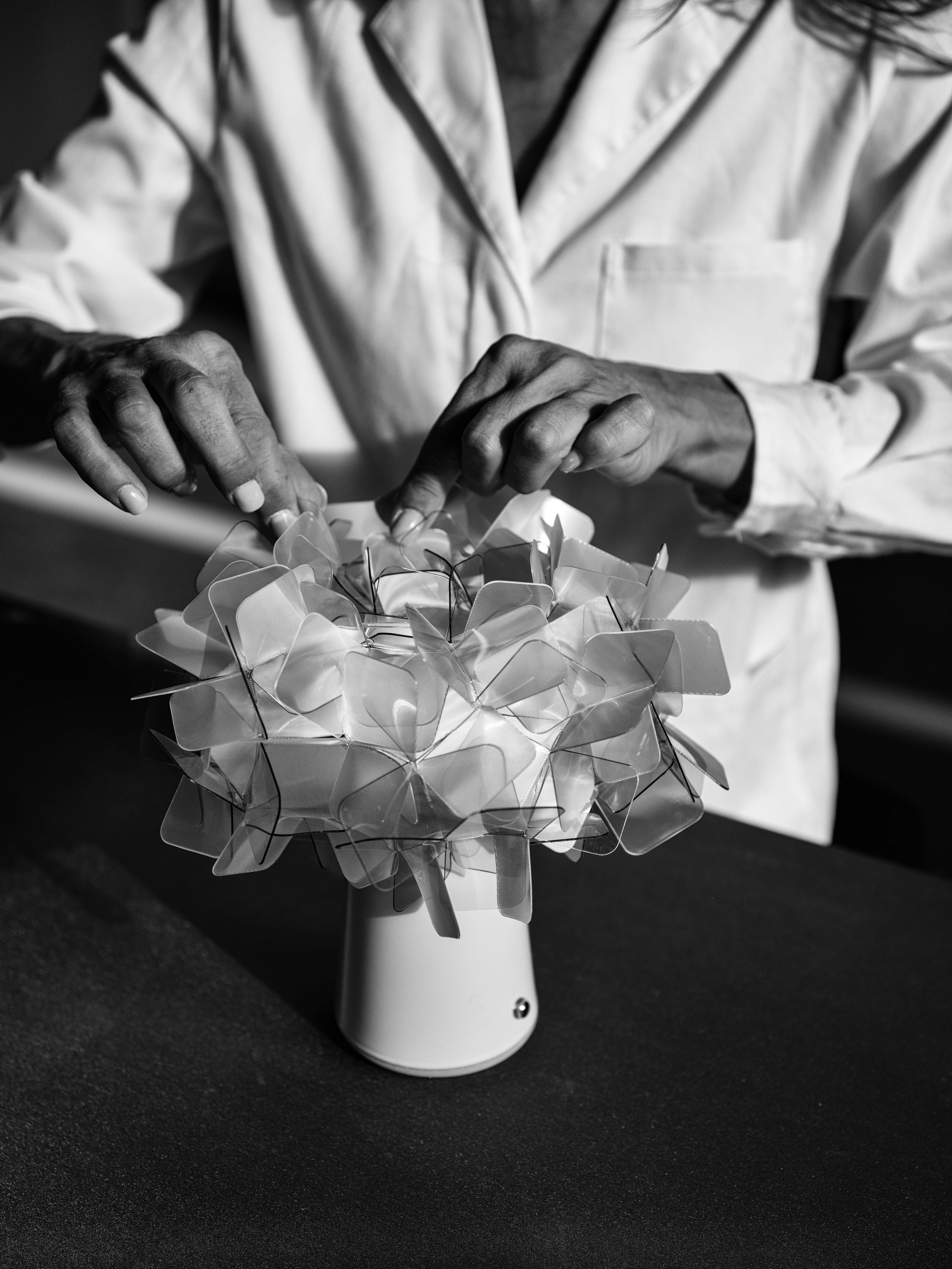 Lampe de bureau SLAMP Clizia à puissance électrique en fumé par Adriano Rachele Neuf - En vente à Pomezia, Rome