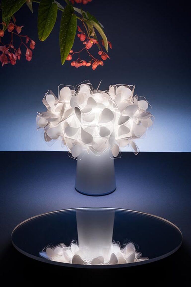 XXI secolo e contemporaneo Slamp Clizia, lampada da tavolo a batteria in bianco di Adriano Rachele in vendita