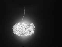 Petite lampe à suspension SLAMP Clizia blanche en blanc par Adriano Rachele