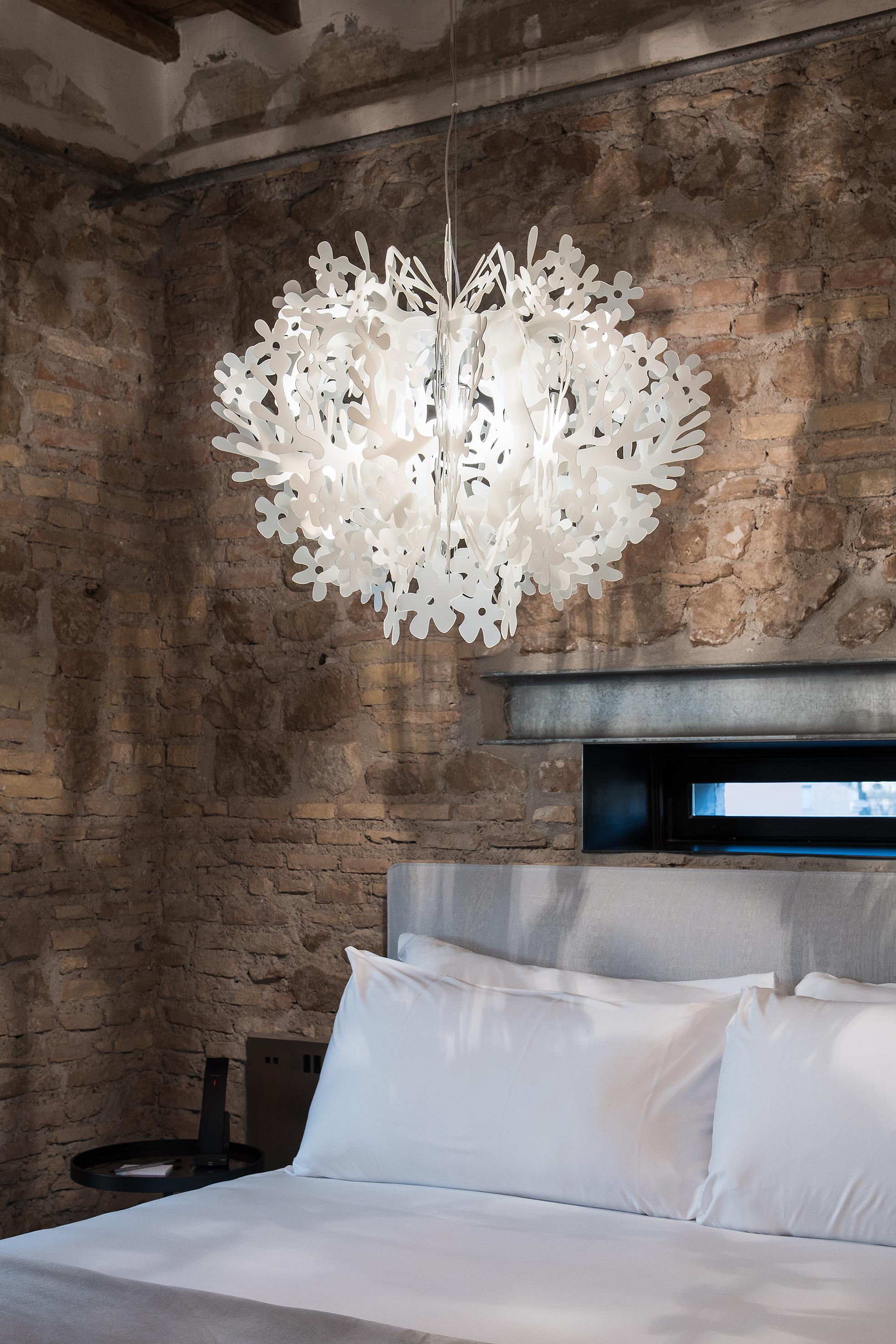 XXI secolo e contemporaneo Slamp Fiorella Sospensione media -  Whiting di Nigel Coates in vendita