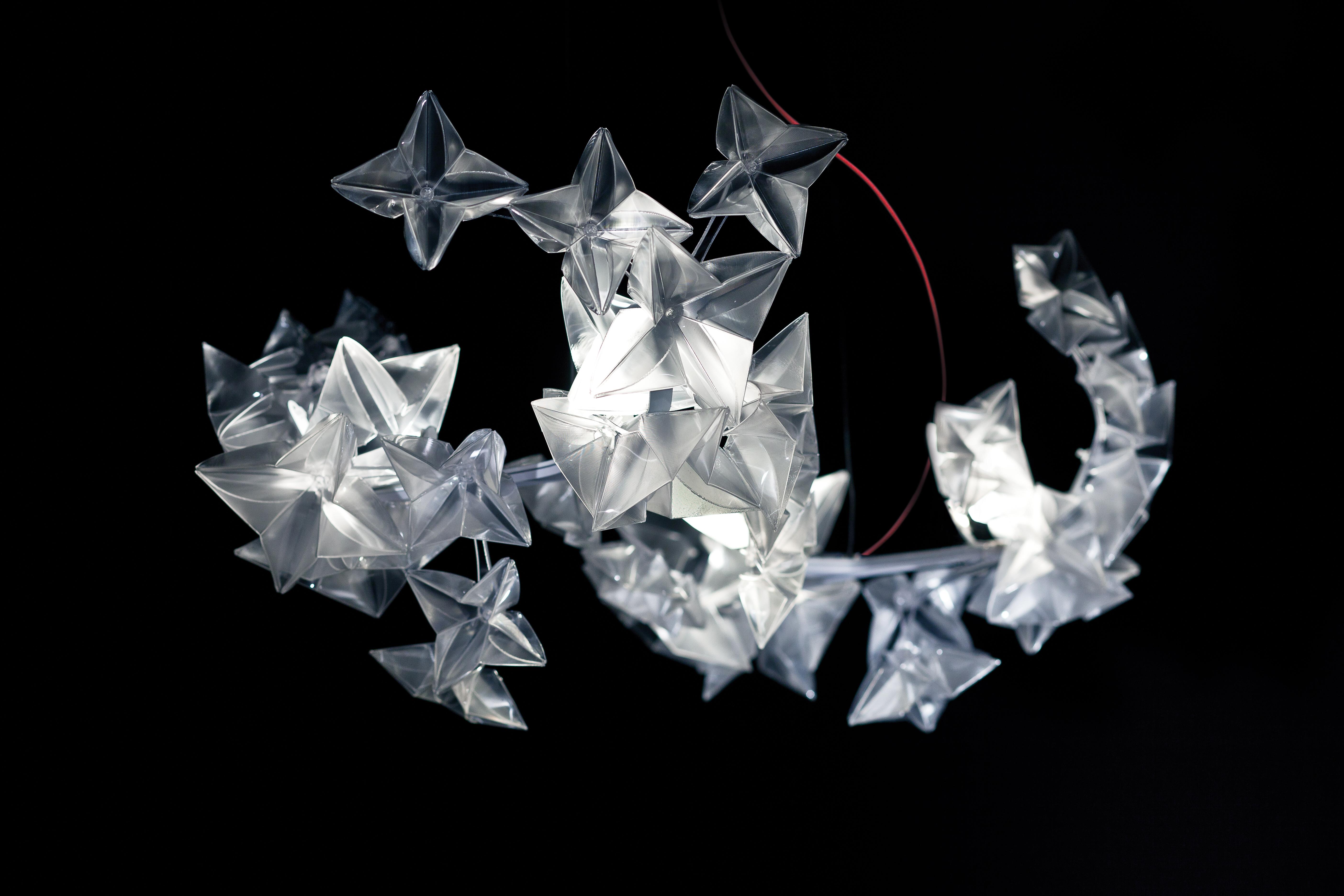 Moderne Petite lampe suspendue Hanami SLAMP  w/ Red Wire par Adriano Rachele en vente