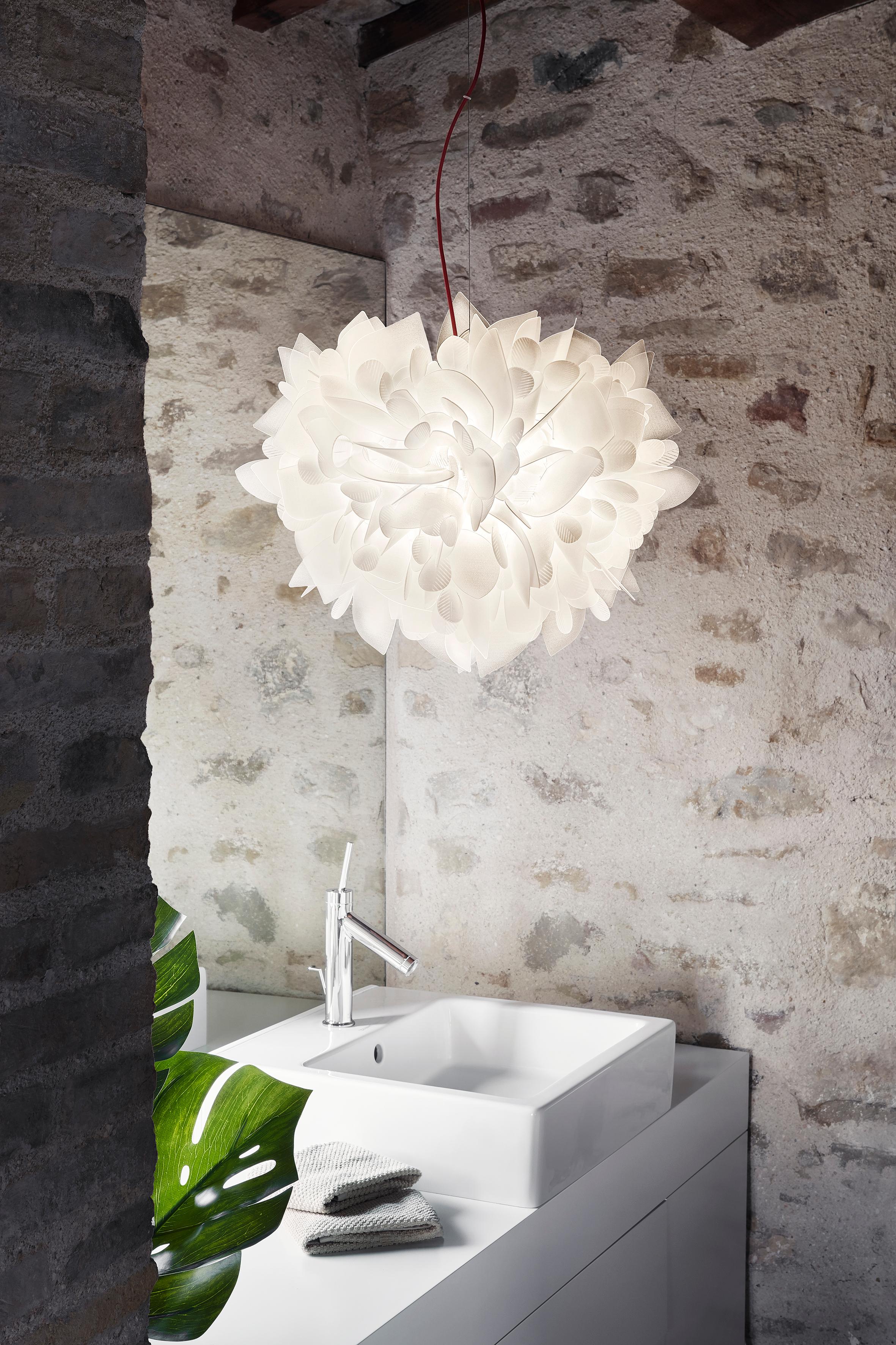Moderno Slamp Veli Ciondolo Fogliame Grande Filo Rosso di Adriano Rachele in vendita