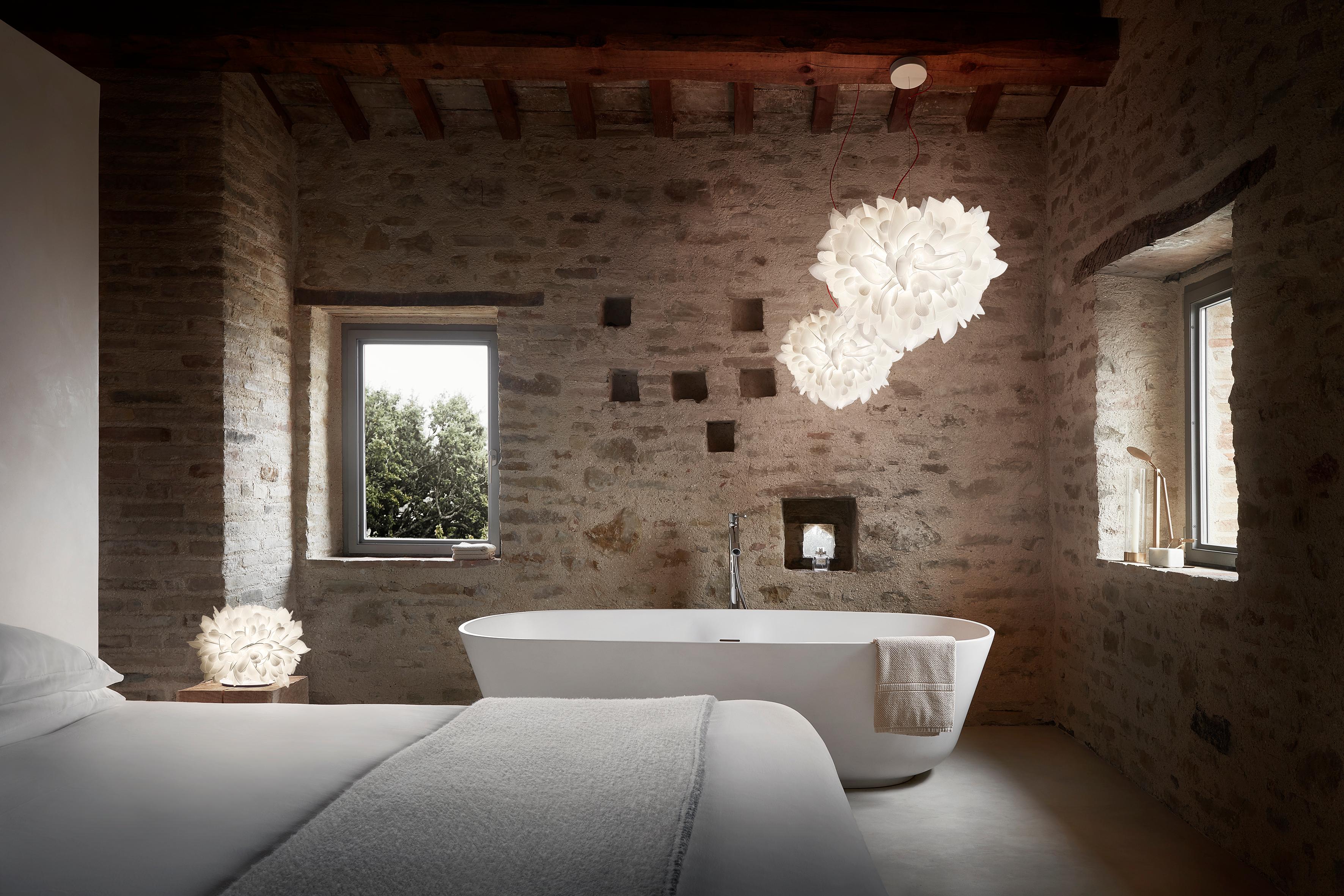 Lámpara de mesa SLAMP Veli en follaje de Adriano Rachele Italiano en venta