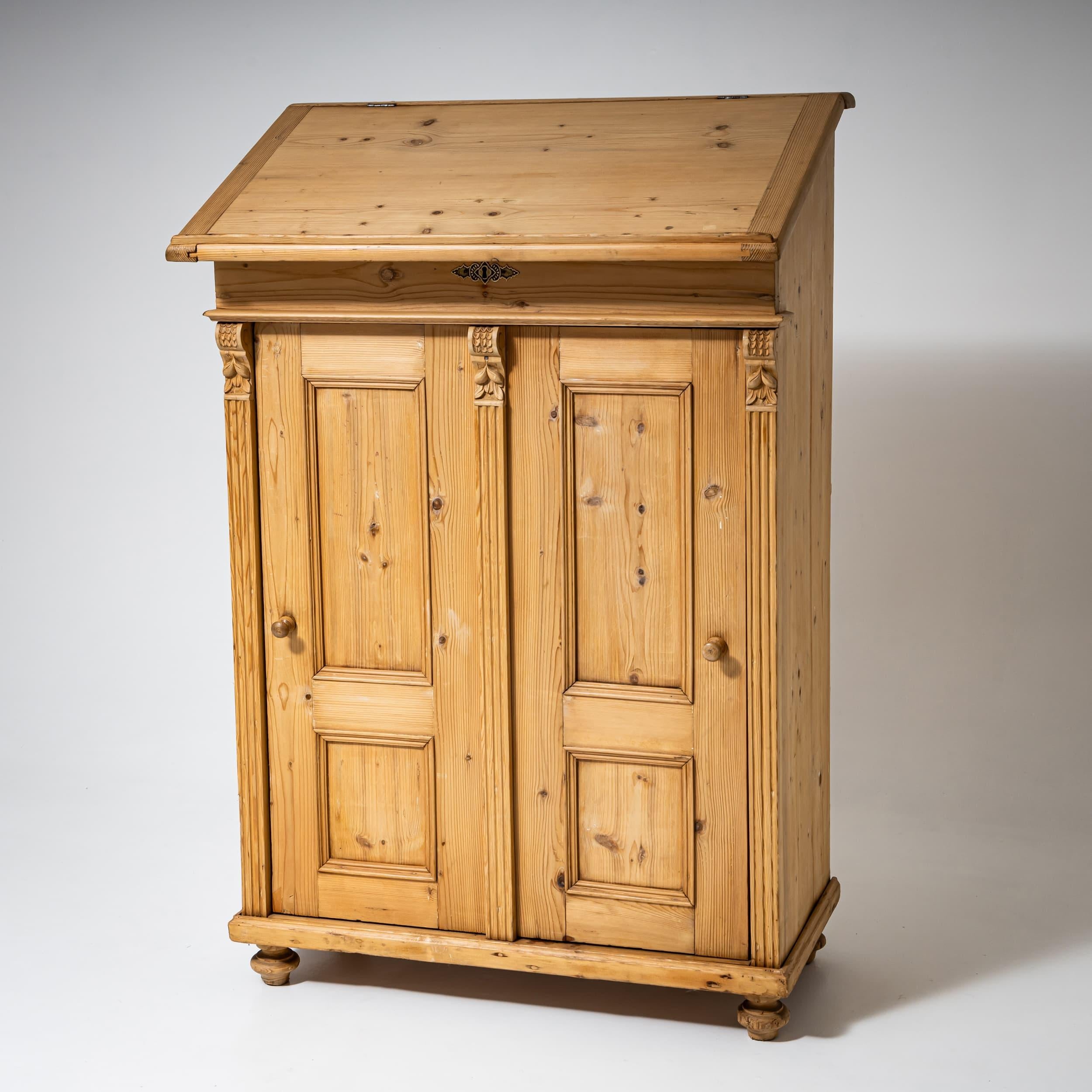 Slant-Front Desk in Softwood, Germany, Late 19th Century For Sale 4