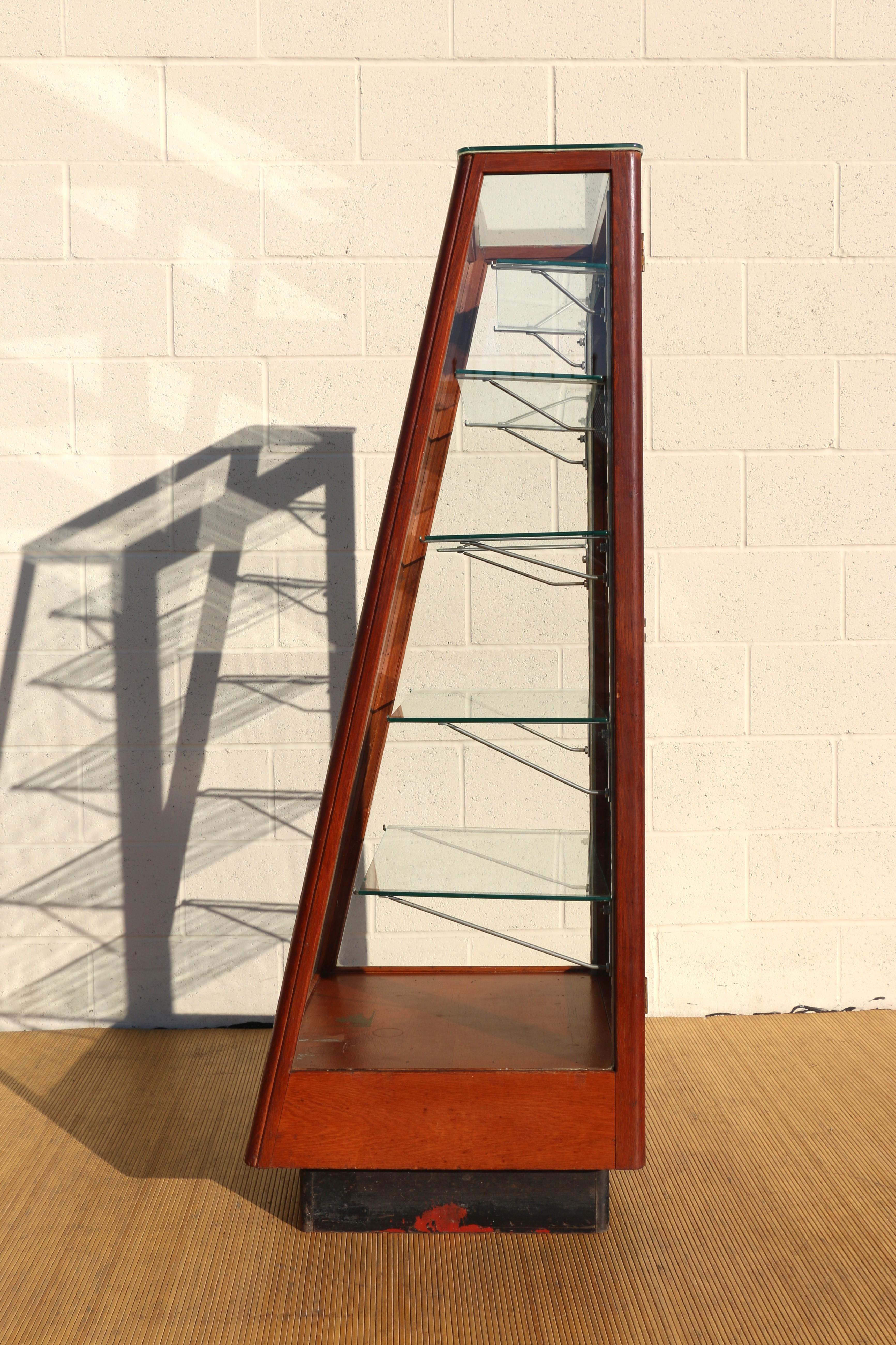 Slant Front Upright Store Display Case In Good Condition For Sale In North Hollywood, CA