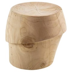 Tabouret en cèdre incliné