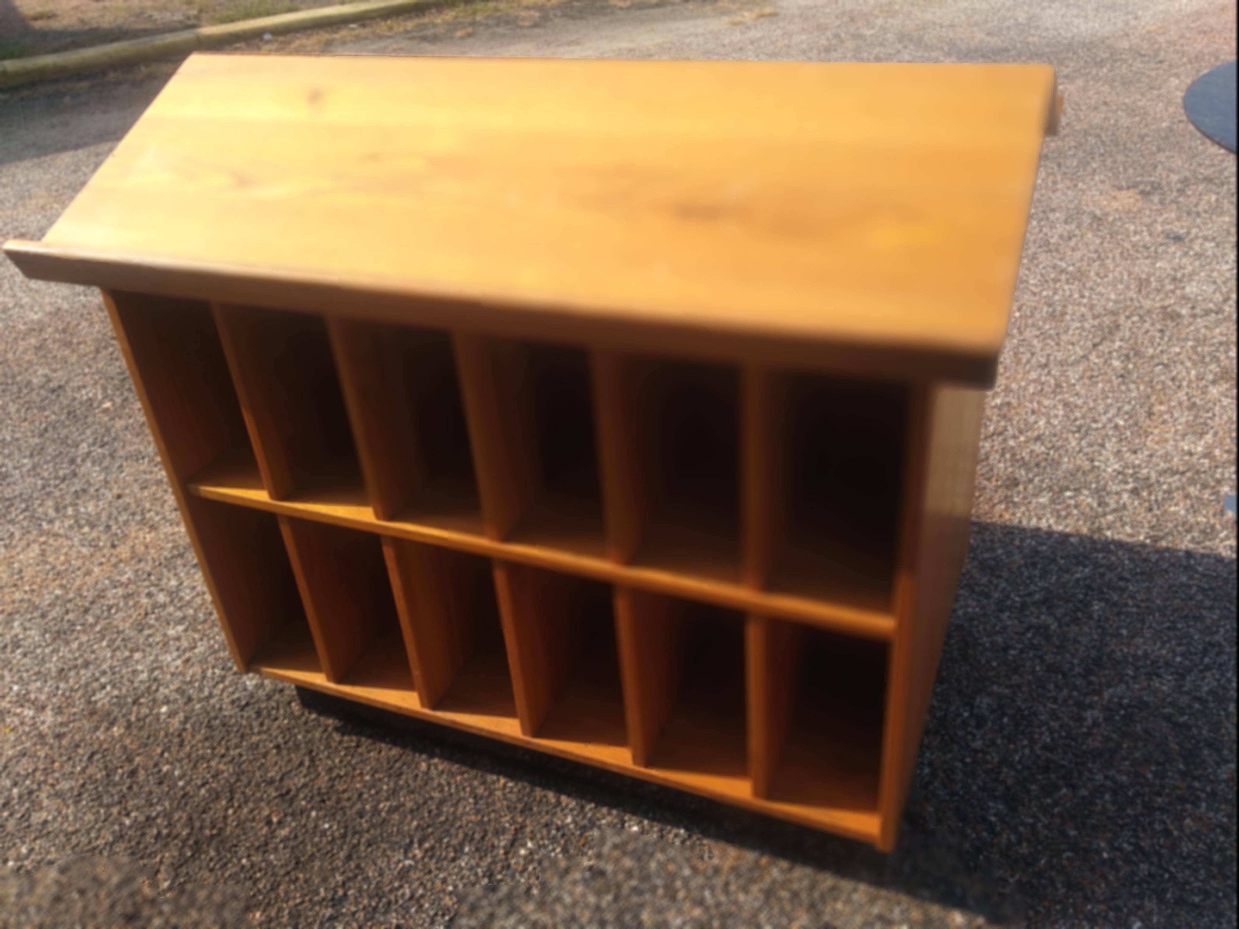 Libreria a scomparti con piano inclinato In condizioni buone in vendita a Pasadena, TX