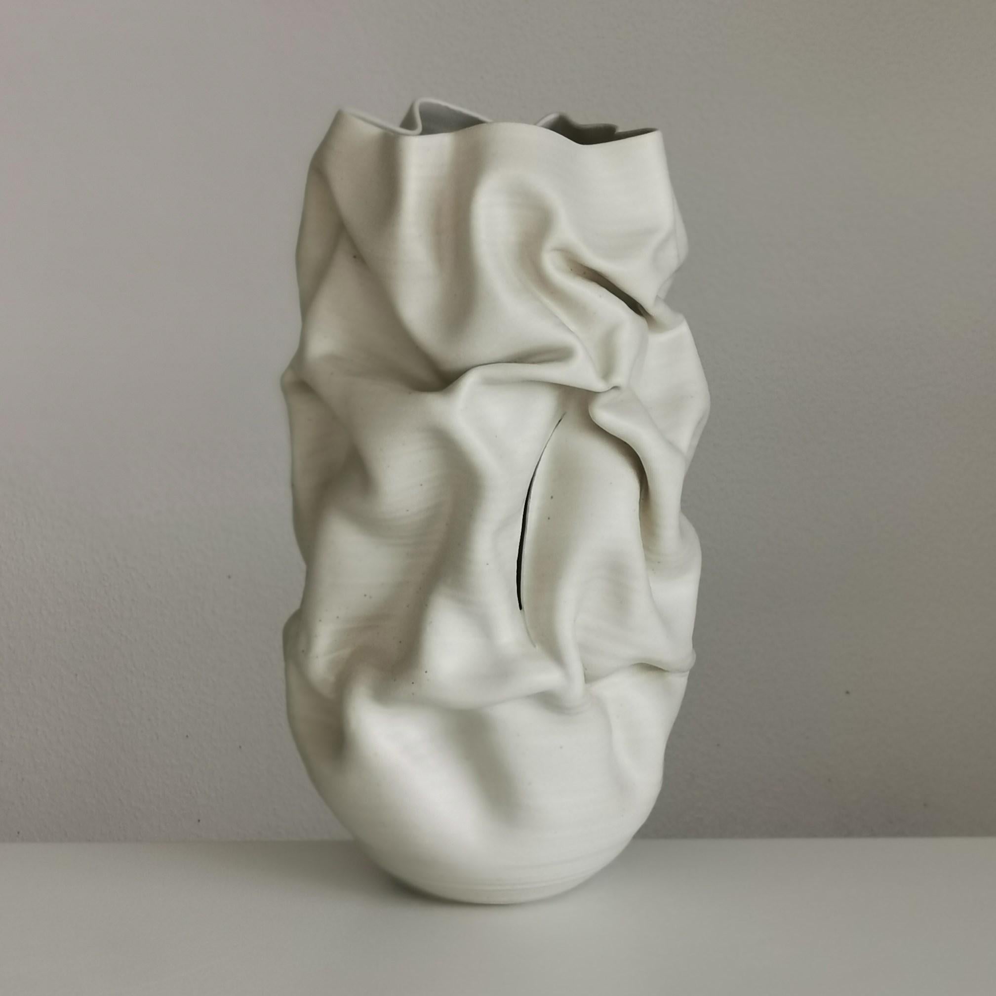 Slashed Crumpled Form No 60, a Ceramic Vessel by Nicholas Arroyave-Portela In New Condition For Sale In London, GB